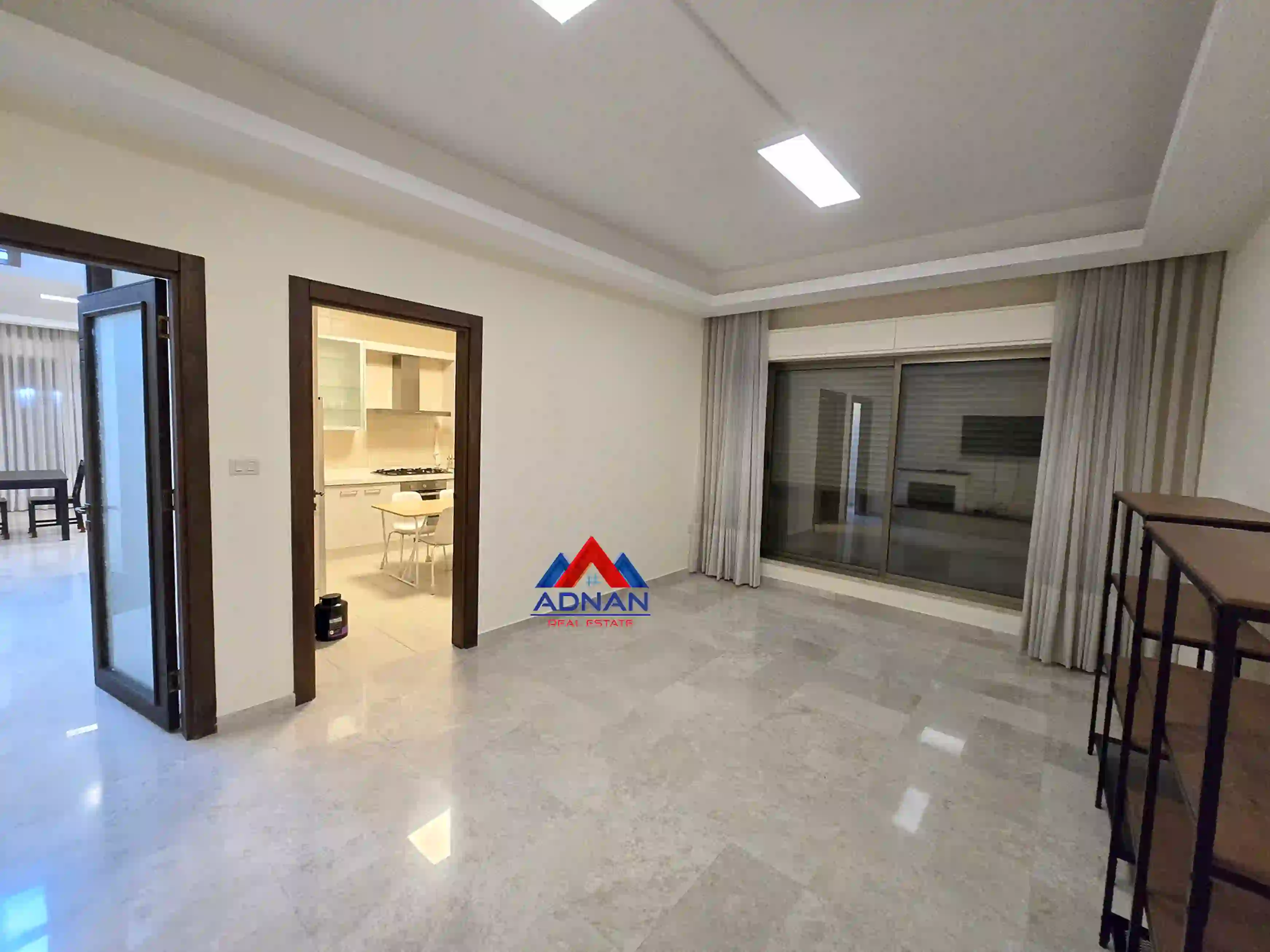 For sale 5th Circle Apartment - Image 3