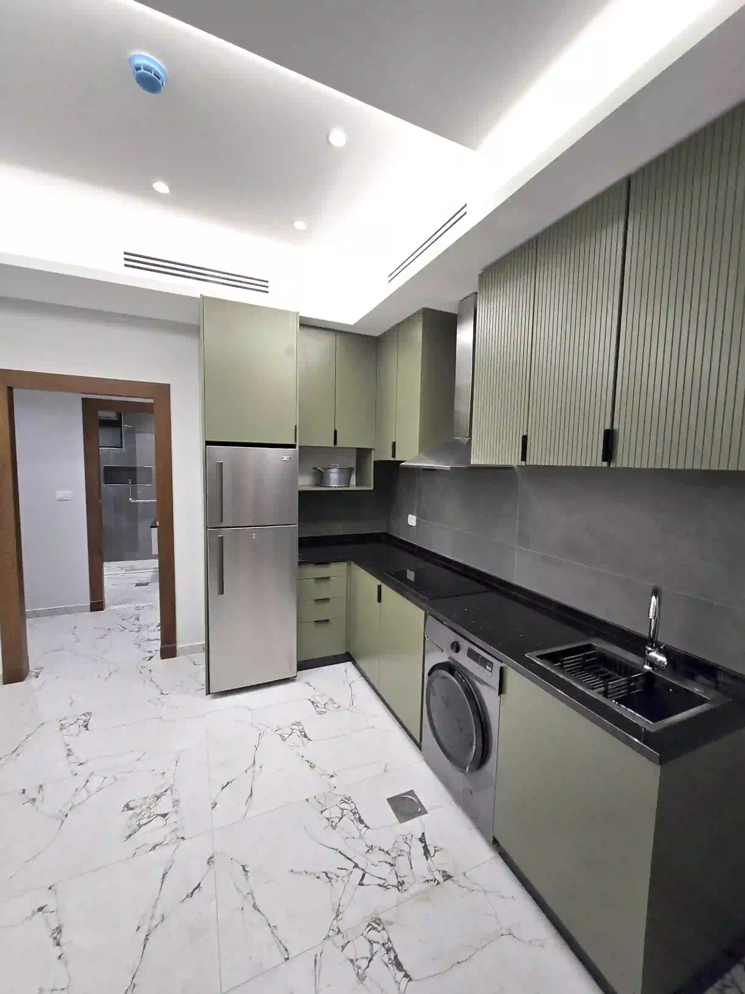 For rent Umm Al Summaq Apartment - Image 4