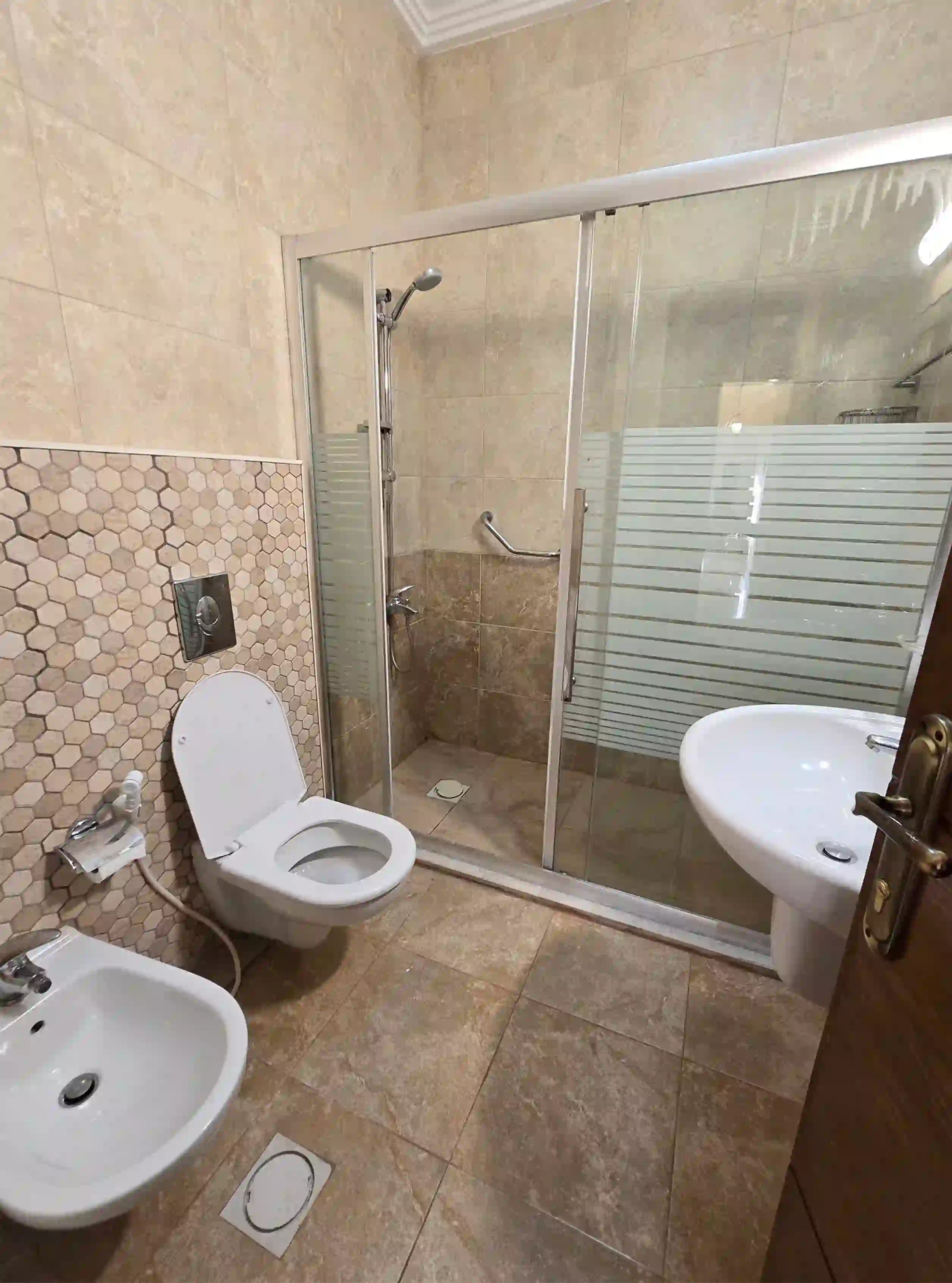 للايجار أم أذينة شقة - Image 13