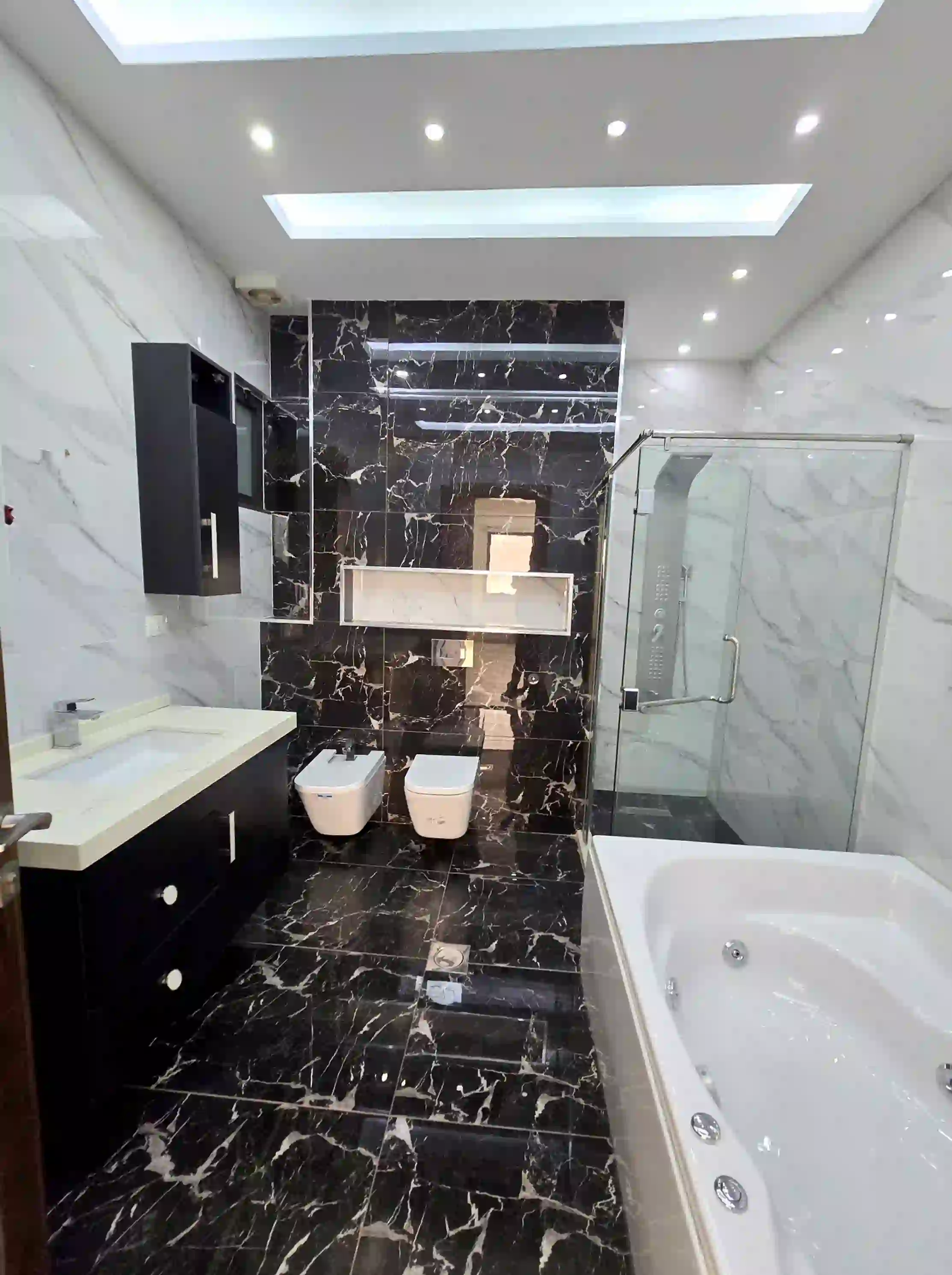 للايجار أم أذينة شقة - Image 11