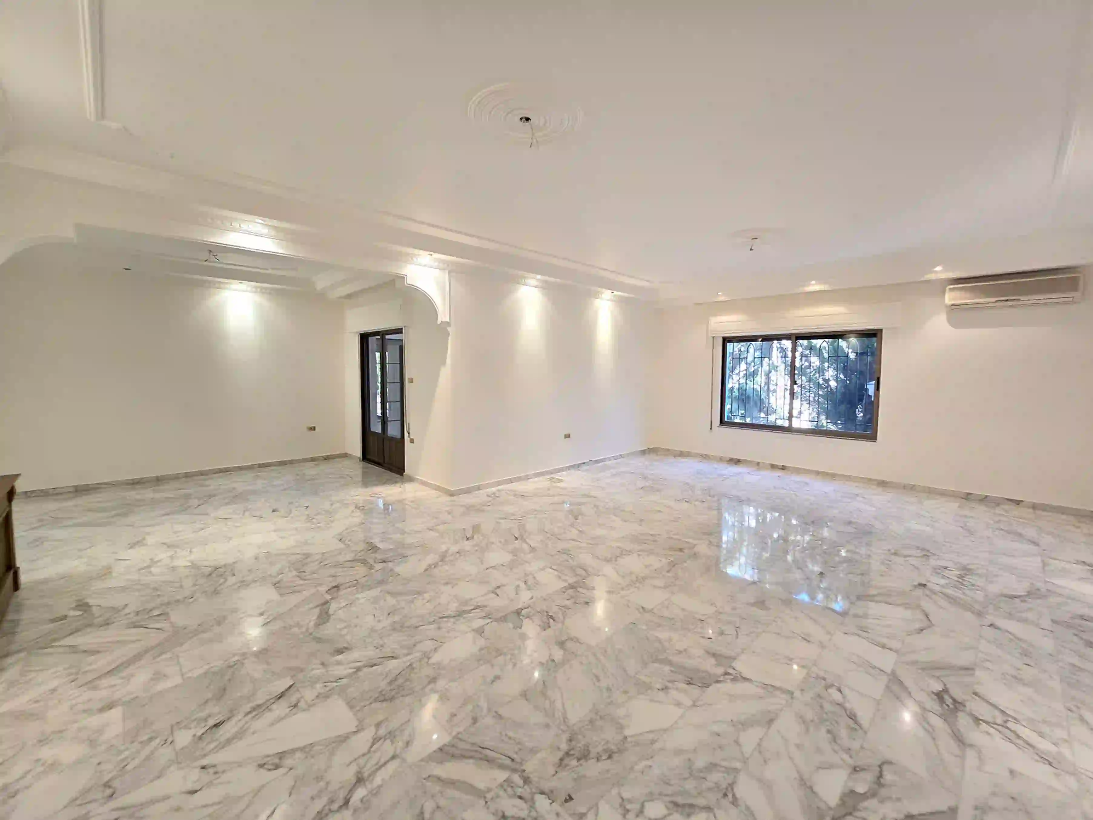 For sale Abdoun Apartment - Image 1