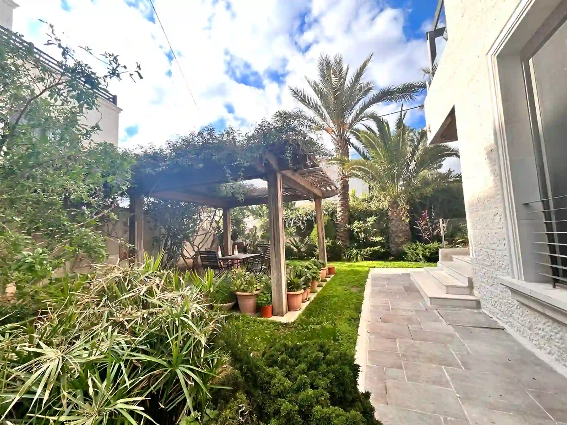 For rent Villa in Abdoun, Amman