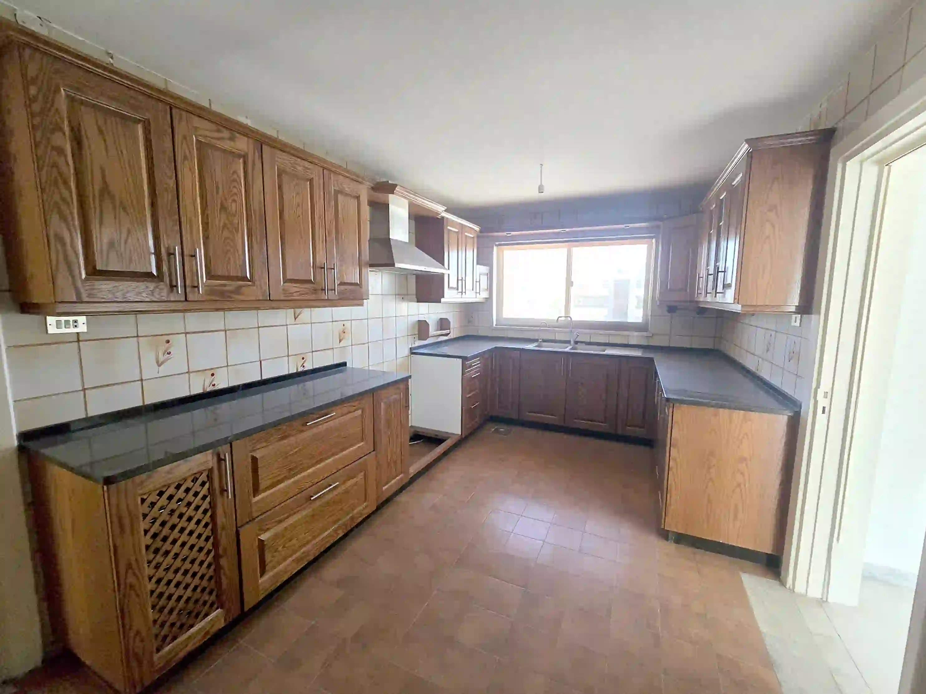 For rent Abdoun Apartment - Image 4