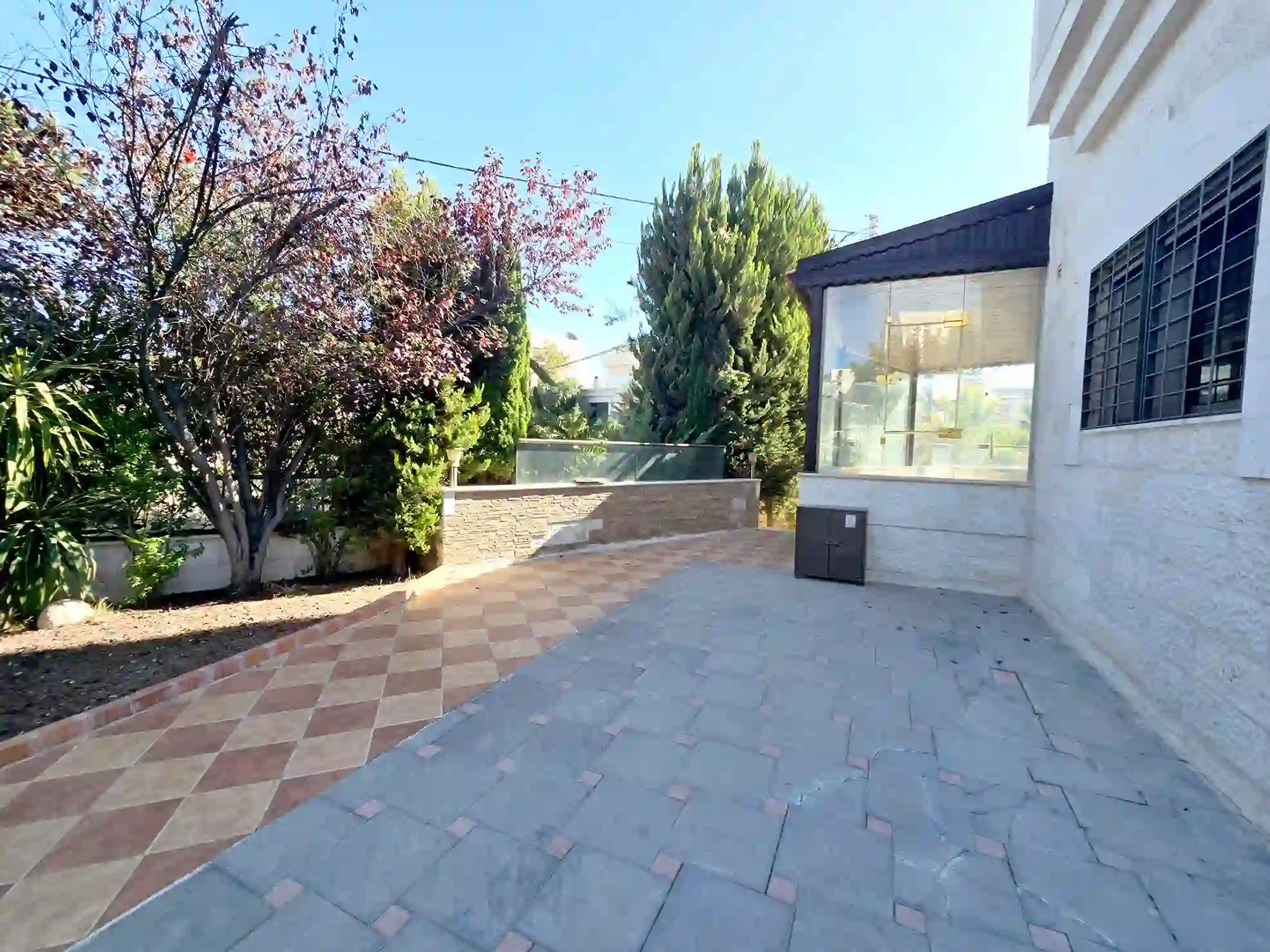 For rent Abdoun Apartment - Image 1