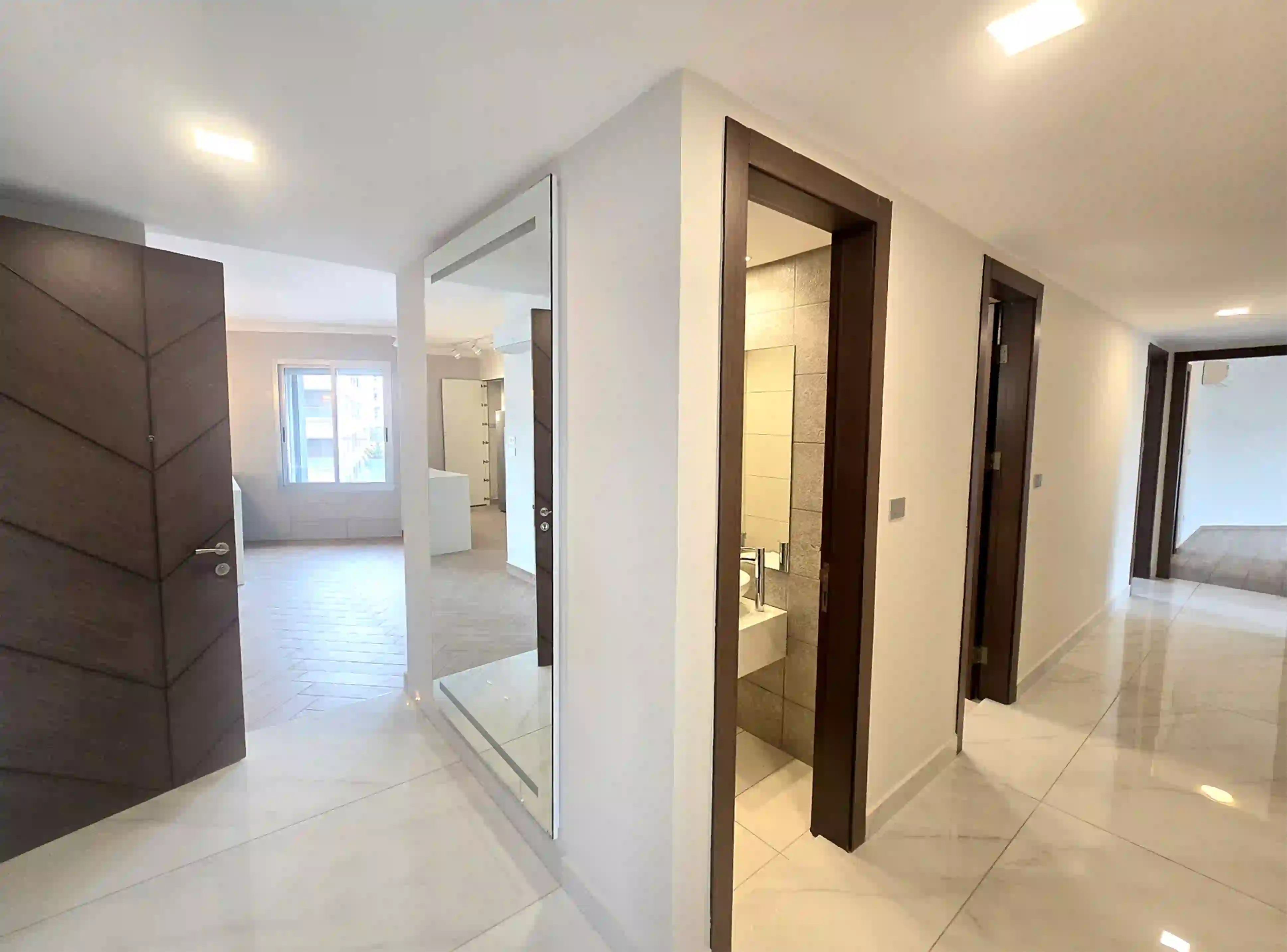 For rent Deir Ghbar Apartment - Image 12