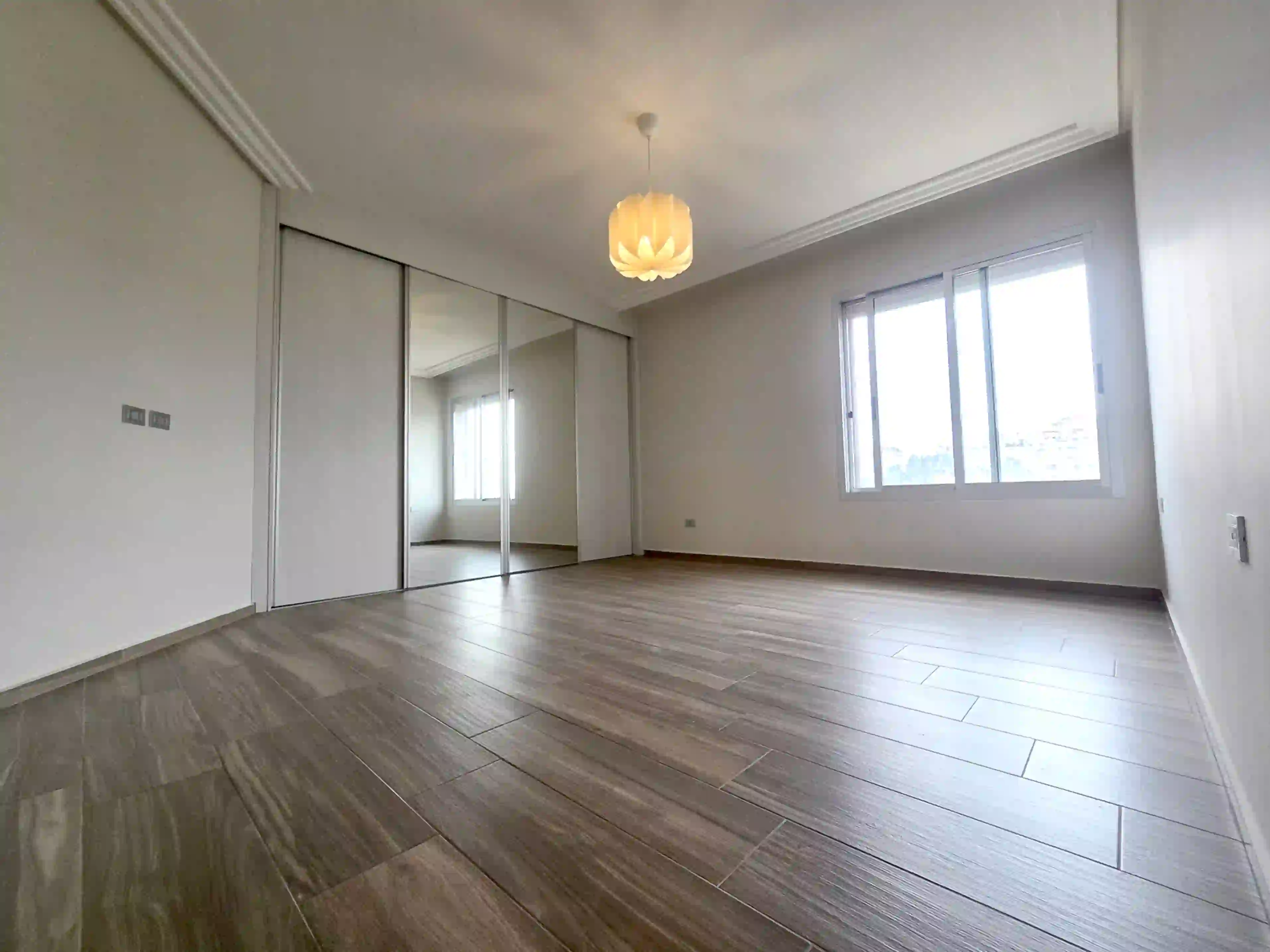 For rent Deir Ghbar Apartment - Image 8