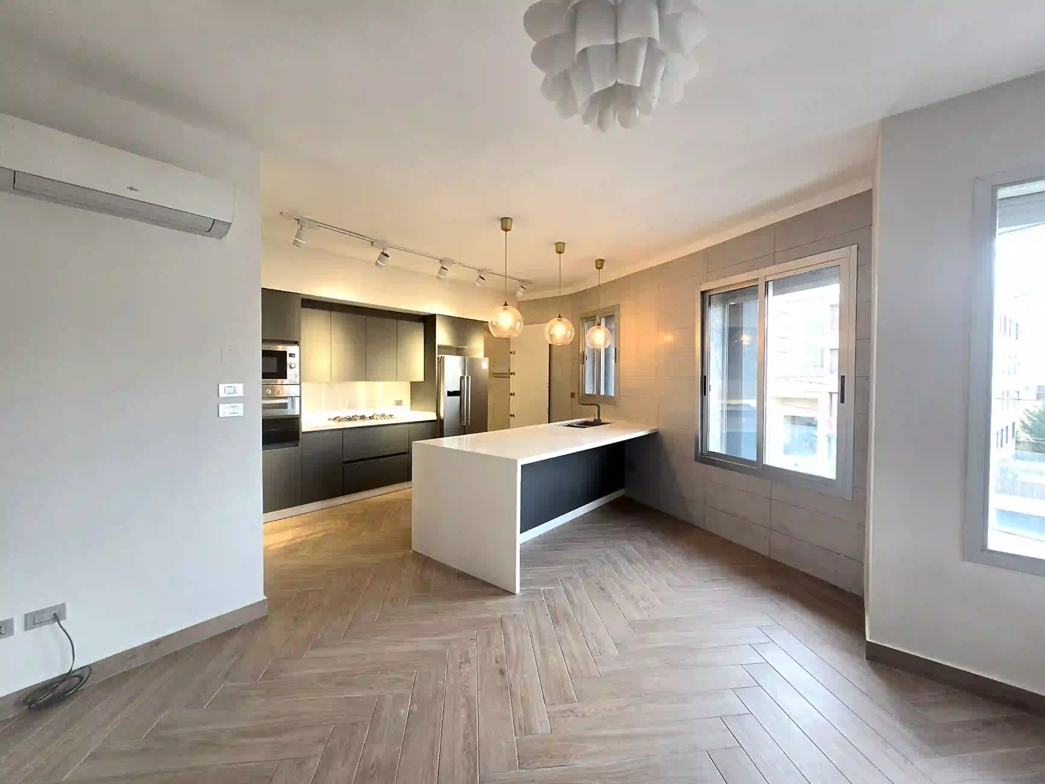 For rent Deir Ghbar Apartment - Image 6