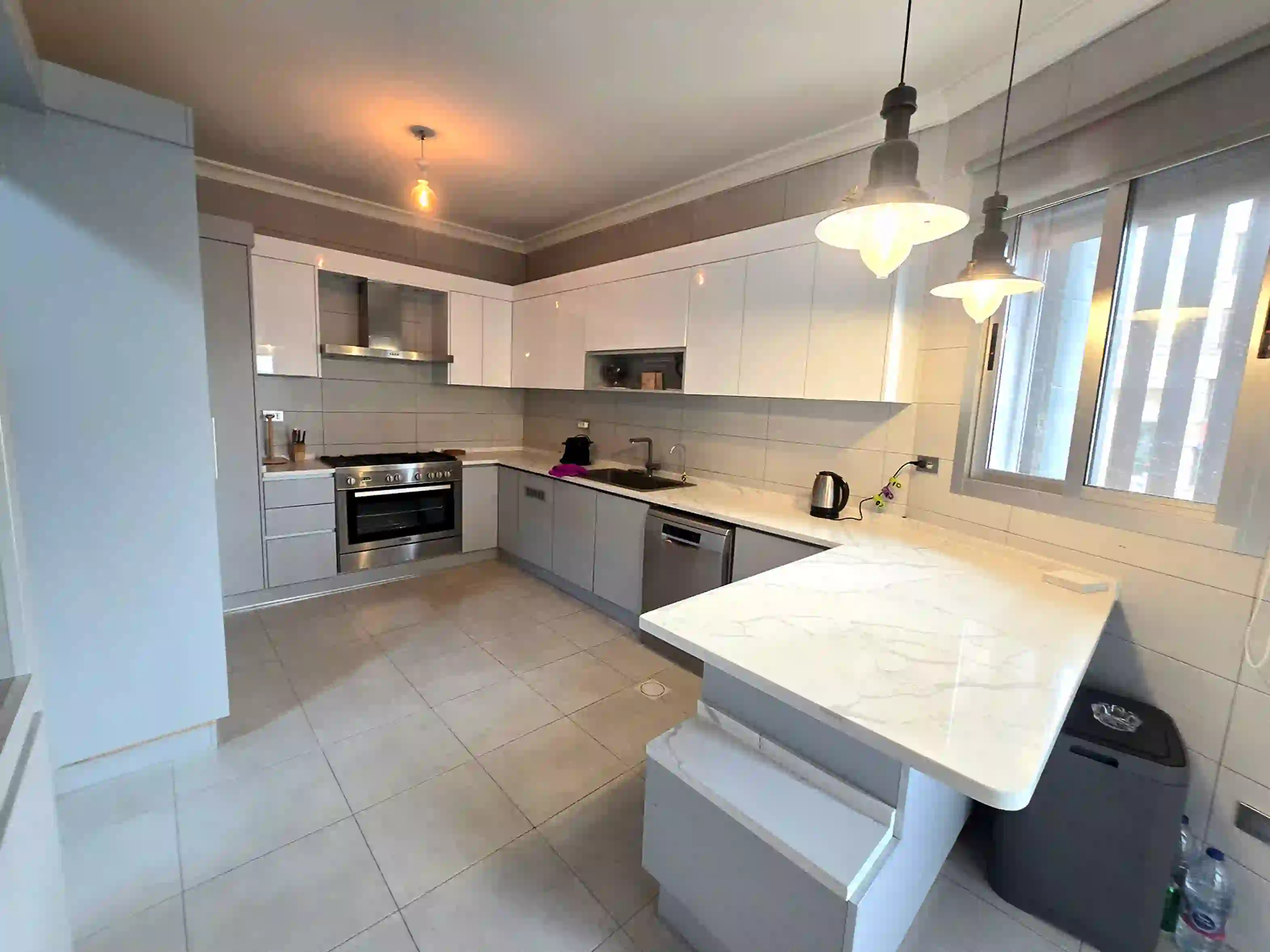 For rent Deir Ghbar Apartment - Image 5