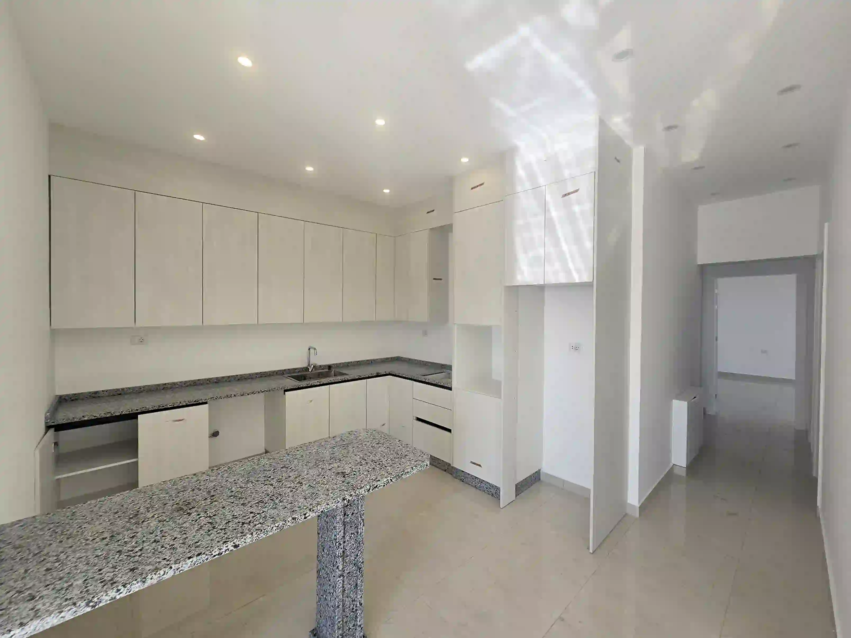 For rent Abdoun Apartment - Image 4