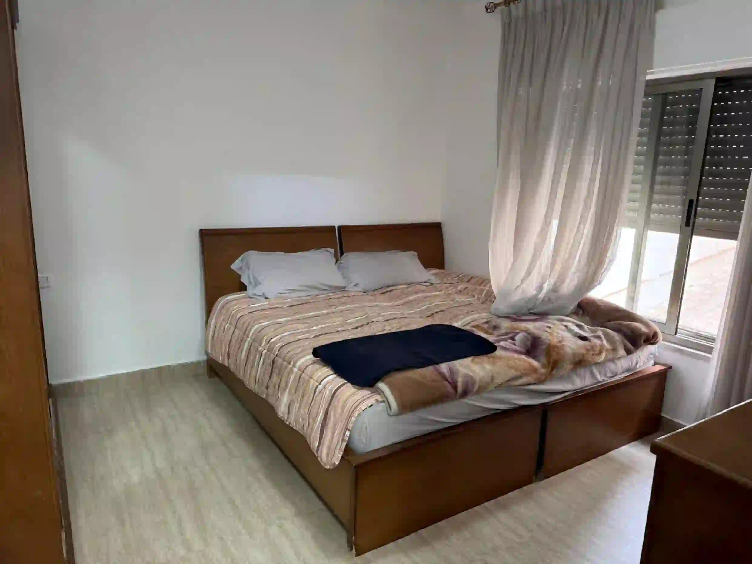 For rent Deir Ghbar Apartment - Image 5