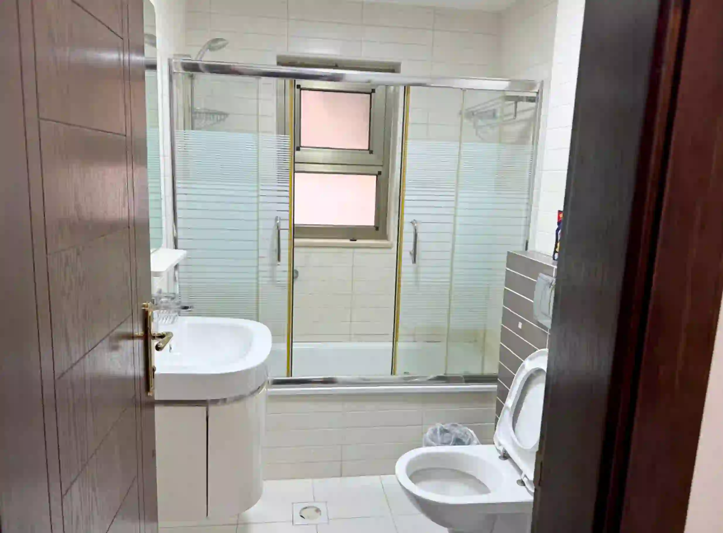 For rent Deir Ghbar Apartment - Image 6