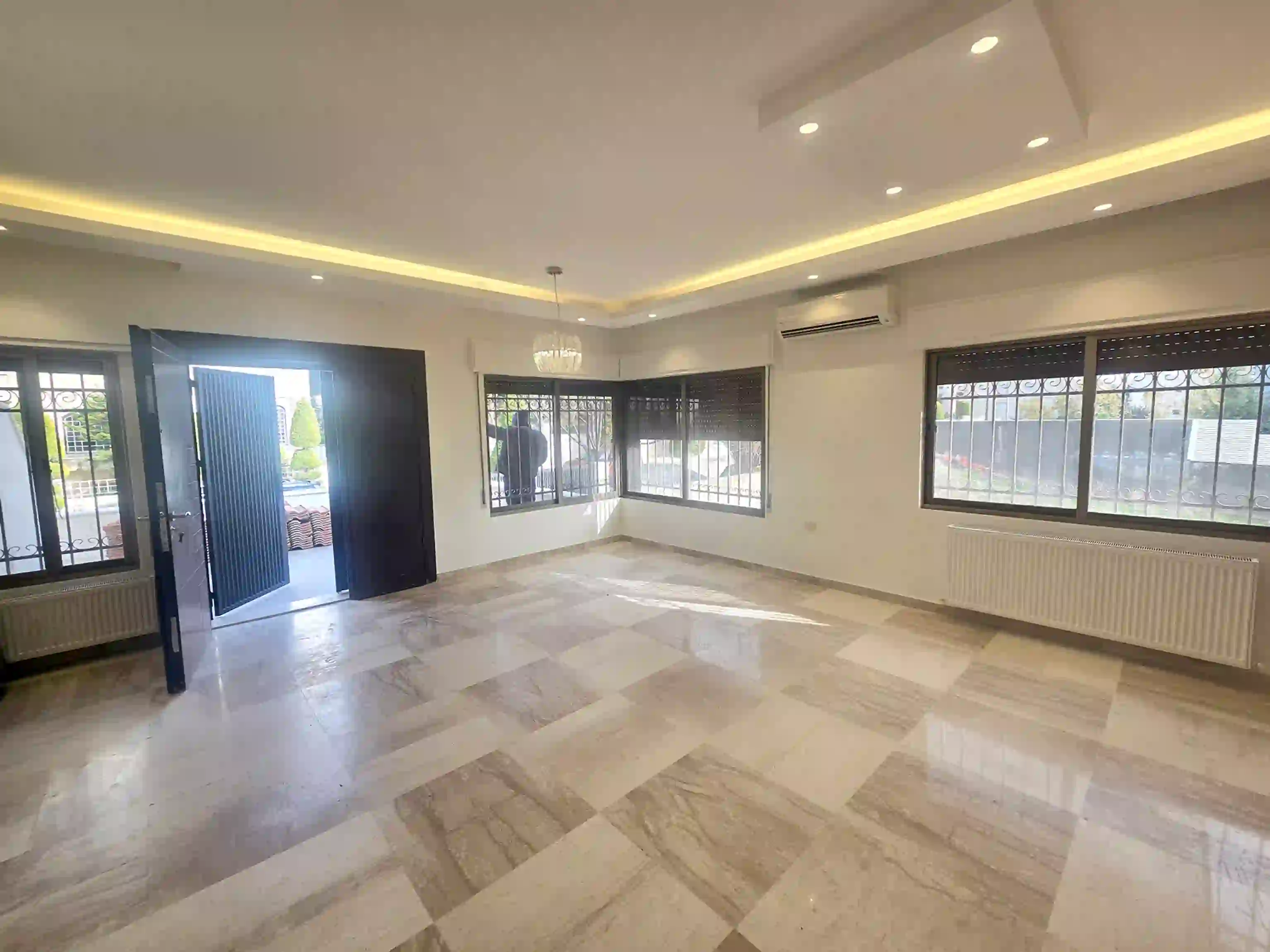 For rent 7th Circle Apartment - Image 2