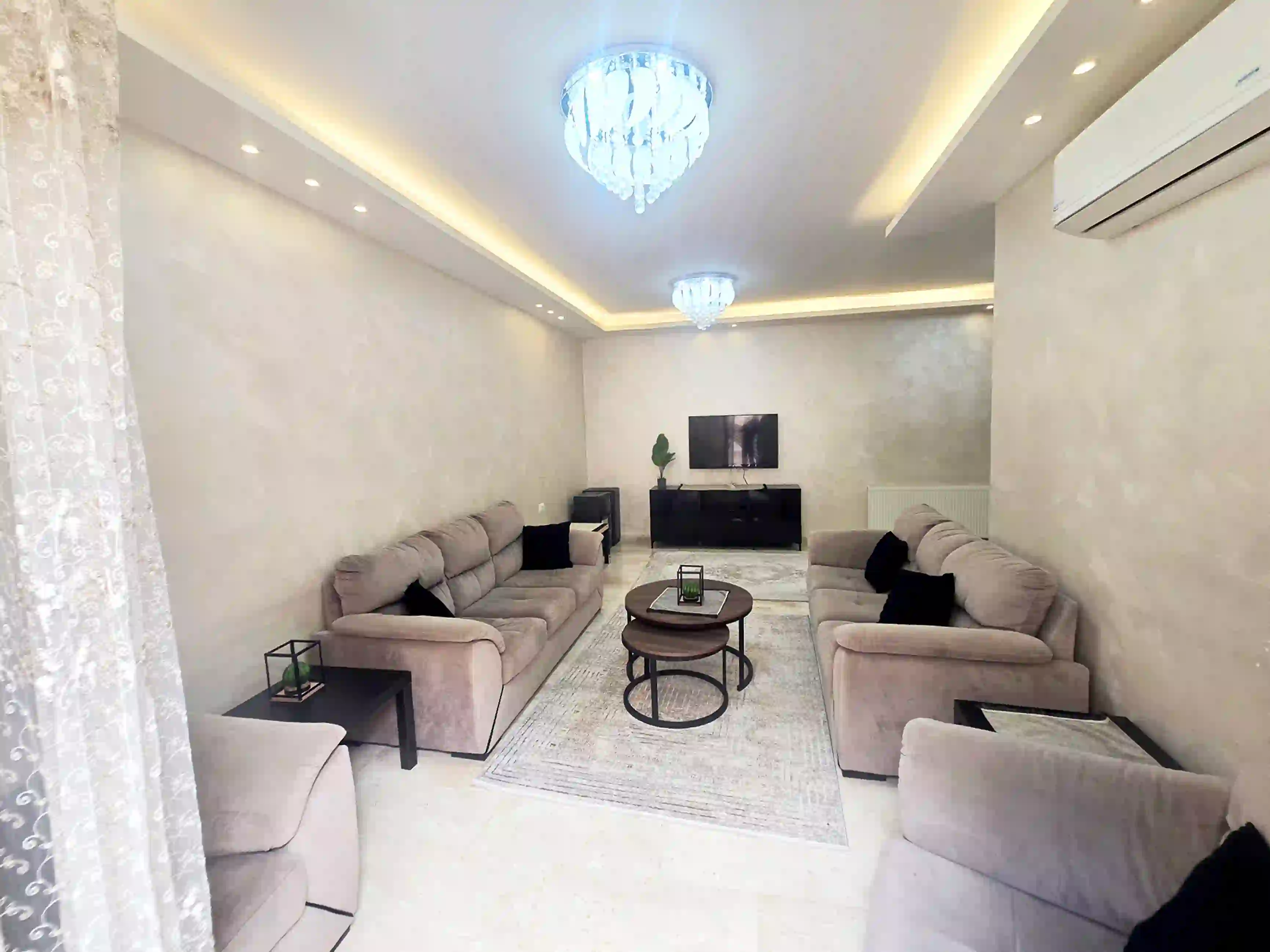 Khalda Luxury Fully Furnished 3-Bedroom Semi-Ground Floor 160sqm Apartment with 150sqm Terrace & Private Entrance for Monthly Rent 900 JD 3