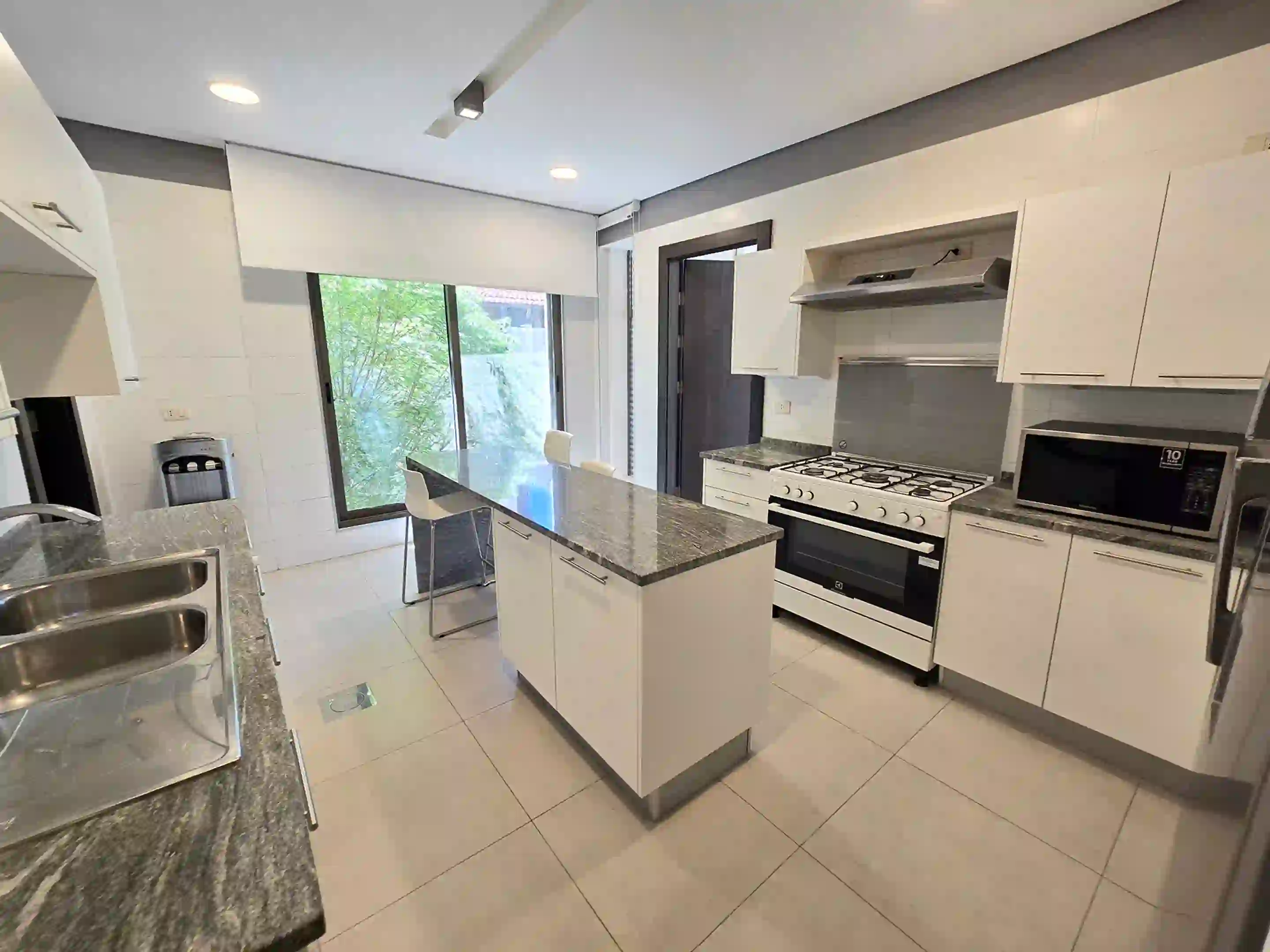 للايجار عبدون شقة - Image 4