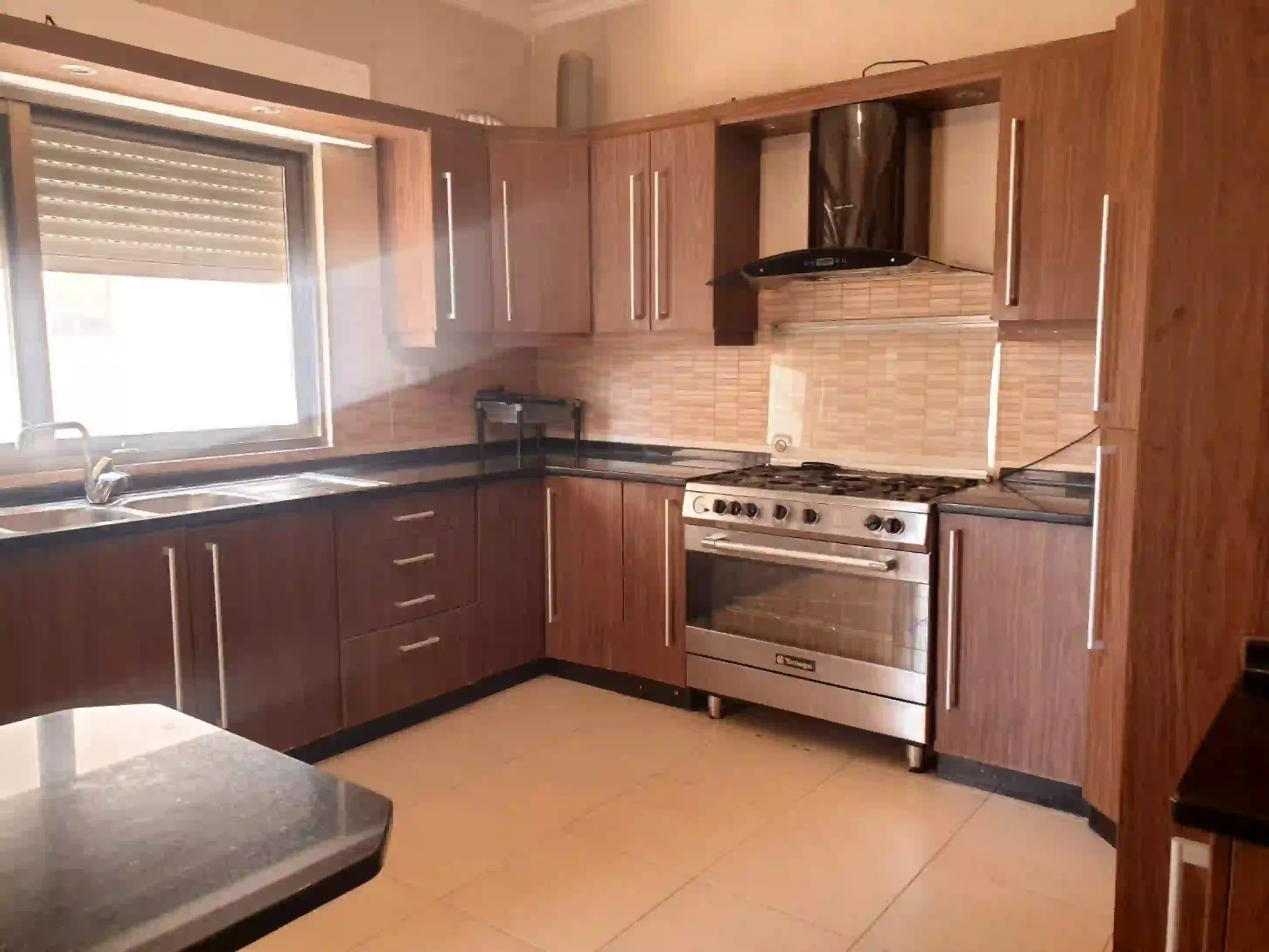 For rent Um Uthaina Apartment - Image 6