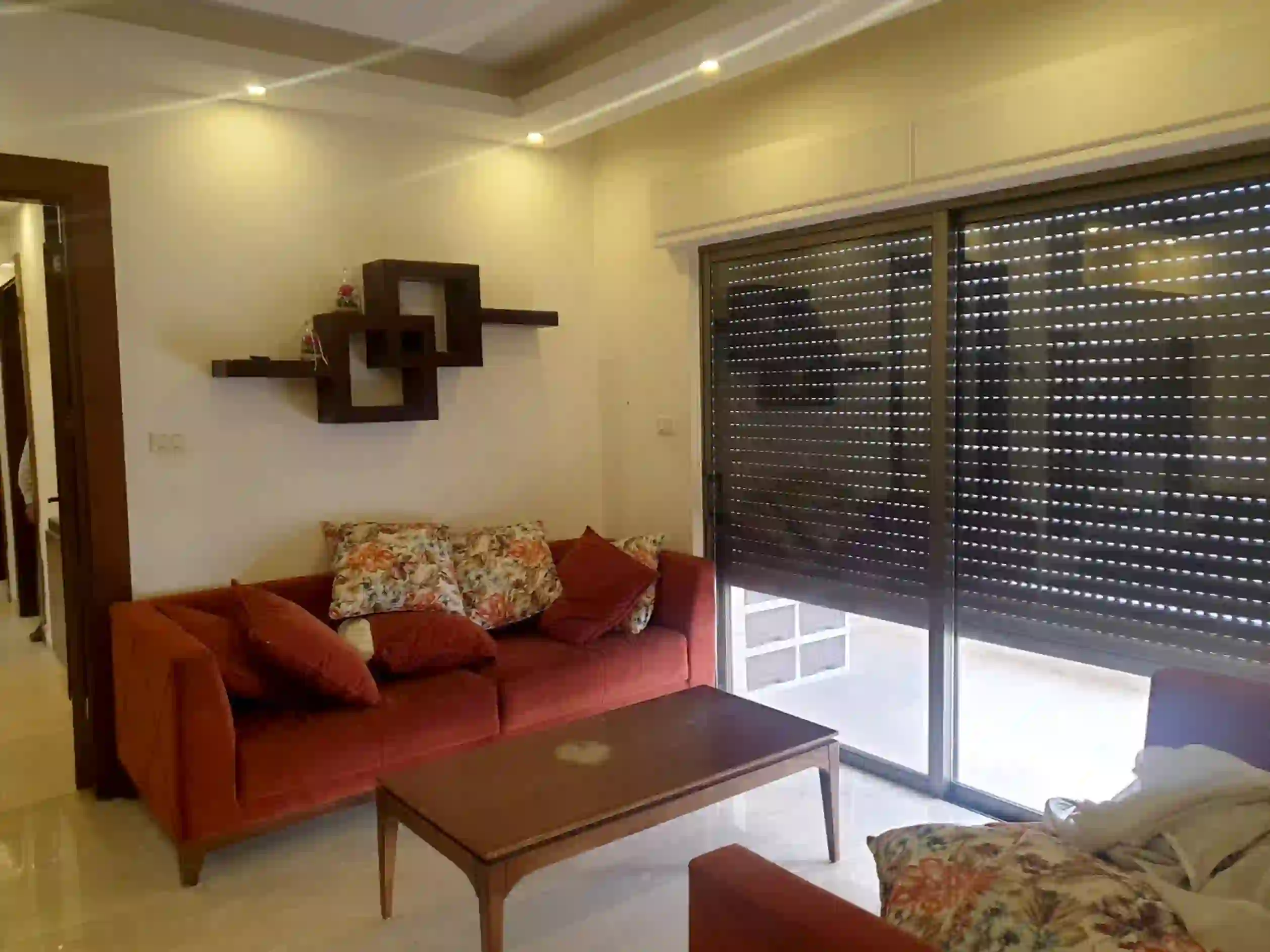 For rent Um Uthaina Apartment - Image 1