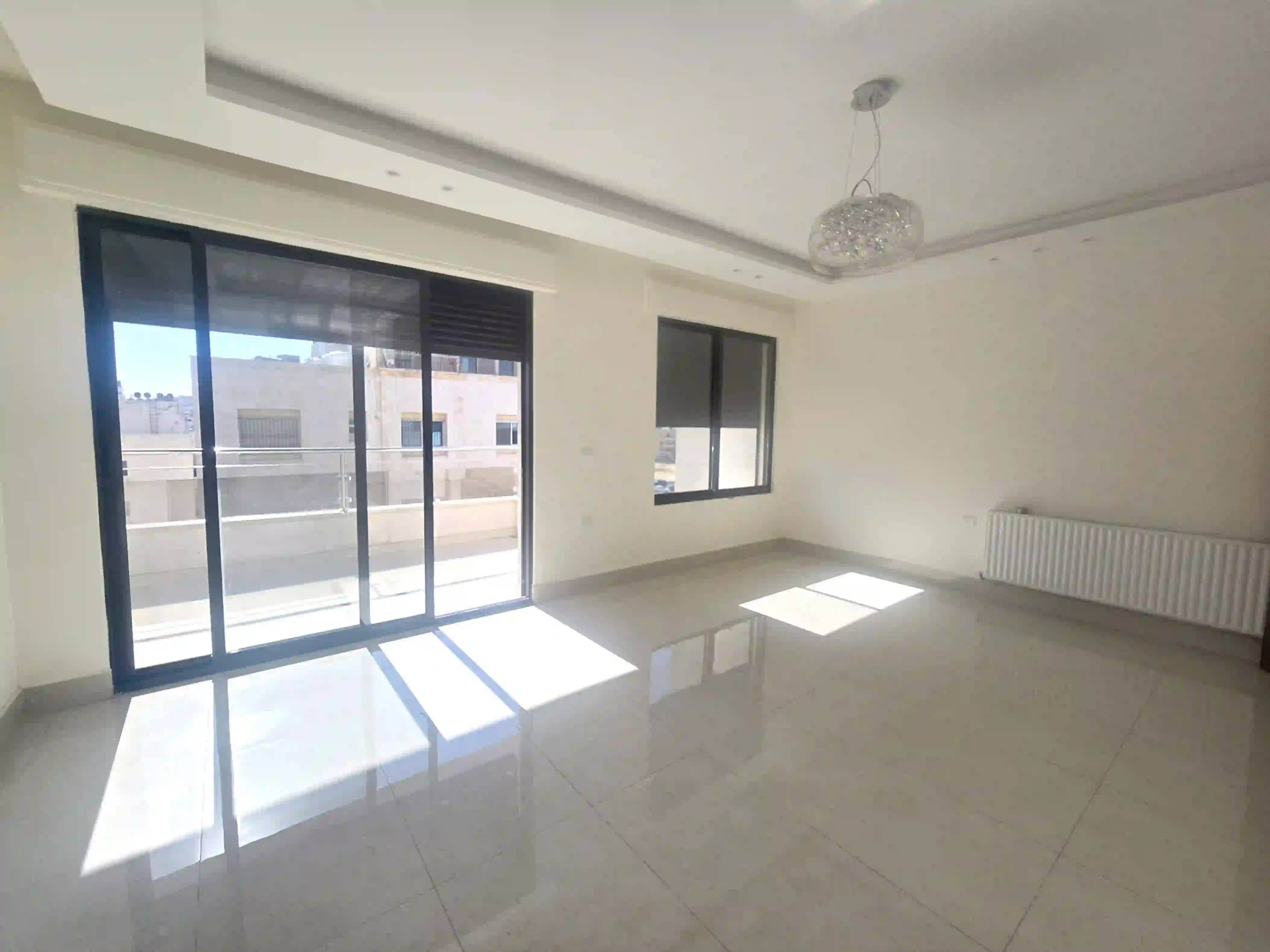 Al Rabieh Clean Unfurnished Third Floor 3-Bedroom 180sqm Apartment with Balcony for Annual Rent 7,800 JD 2