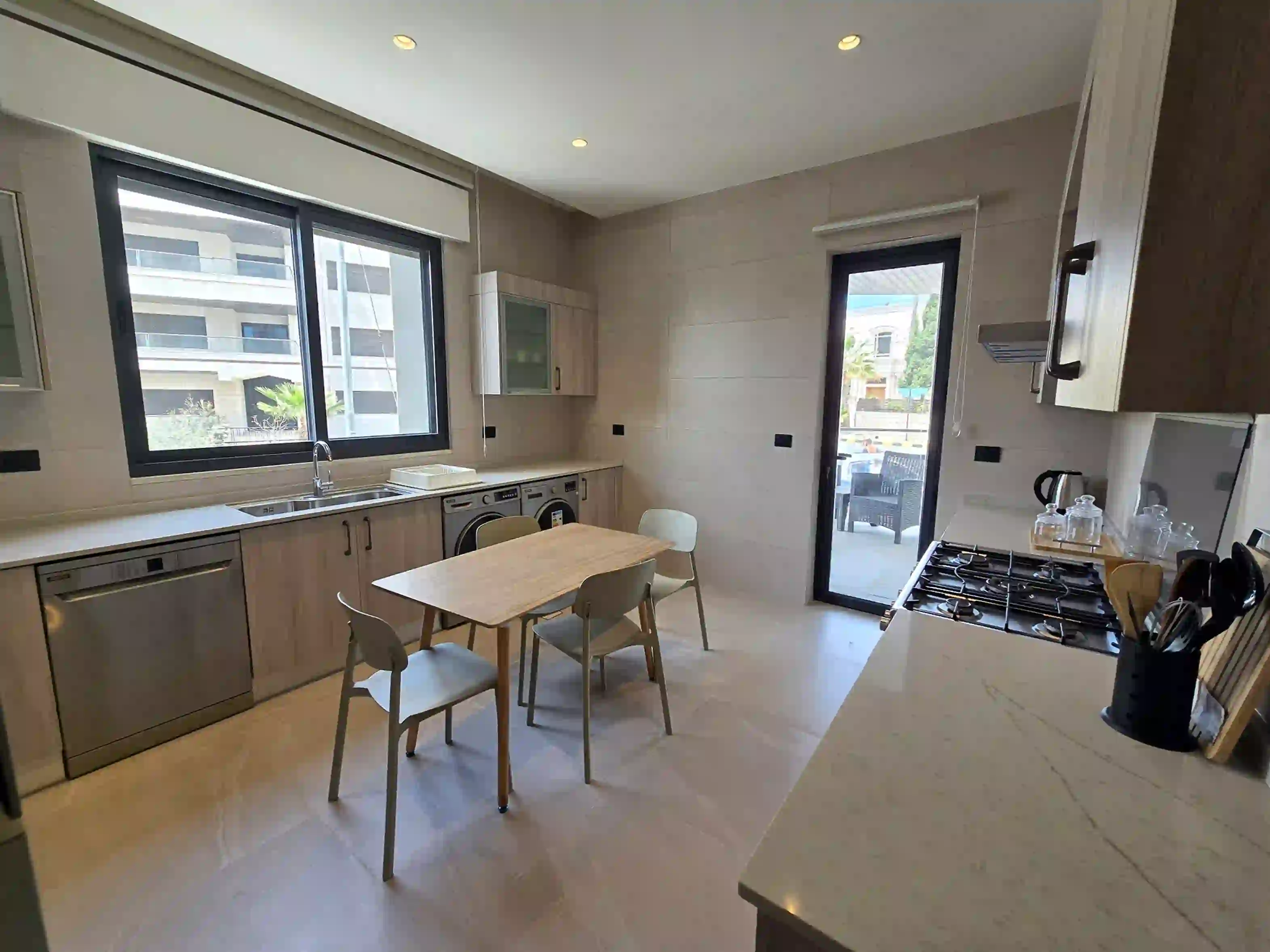 للايجار جبل عمان شقة - Image 4