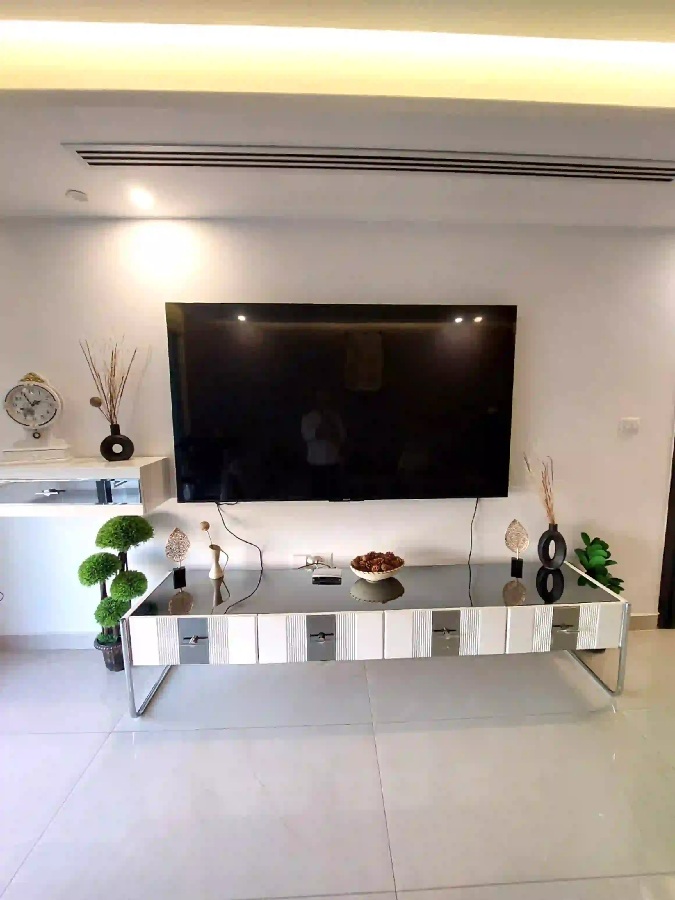 Deir Ghbar Luxury Brand New Furnished 2-Bedroom First Floor 100sqm Apartment with Balcony for Annual Rent 13,000 JD 2