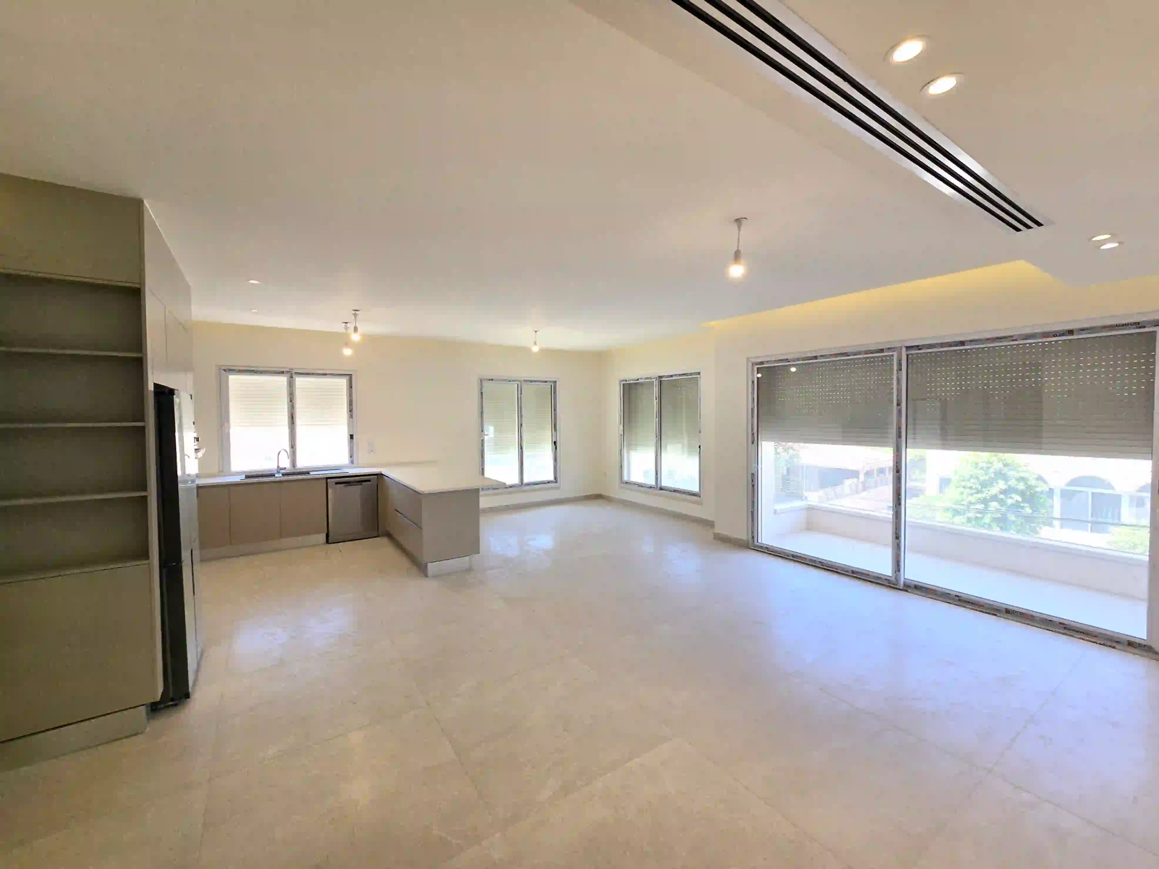 For sale Abdoun Apartment - Image 1