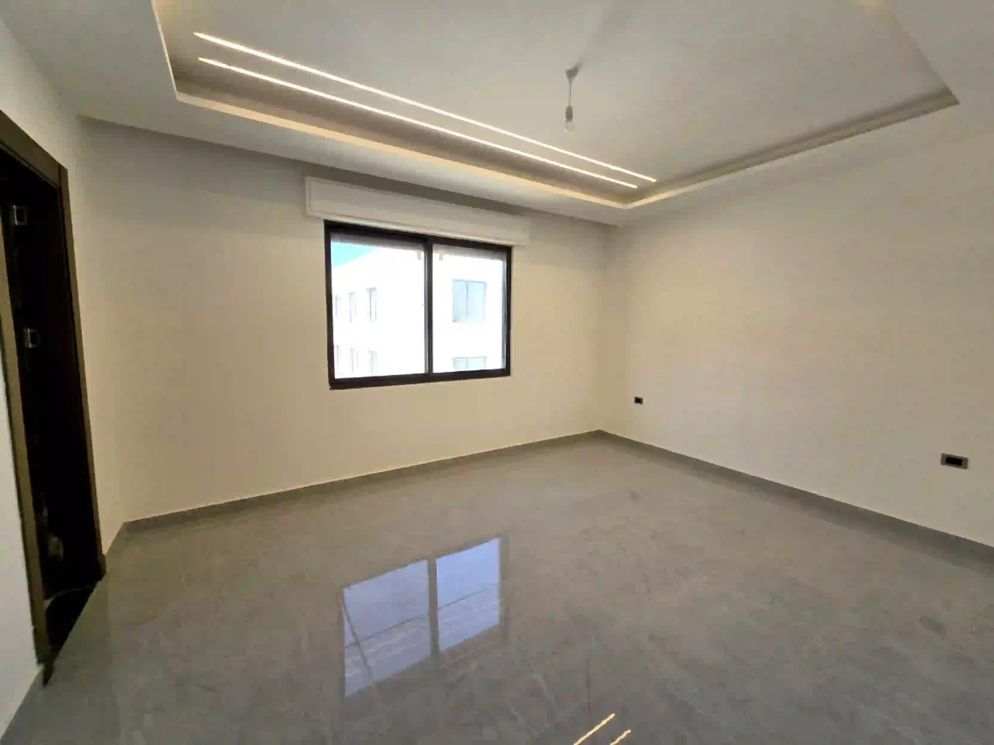 For sale Deir Ghbar Apartment - Image 3