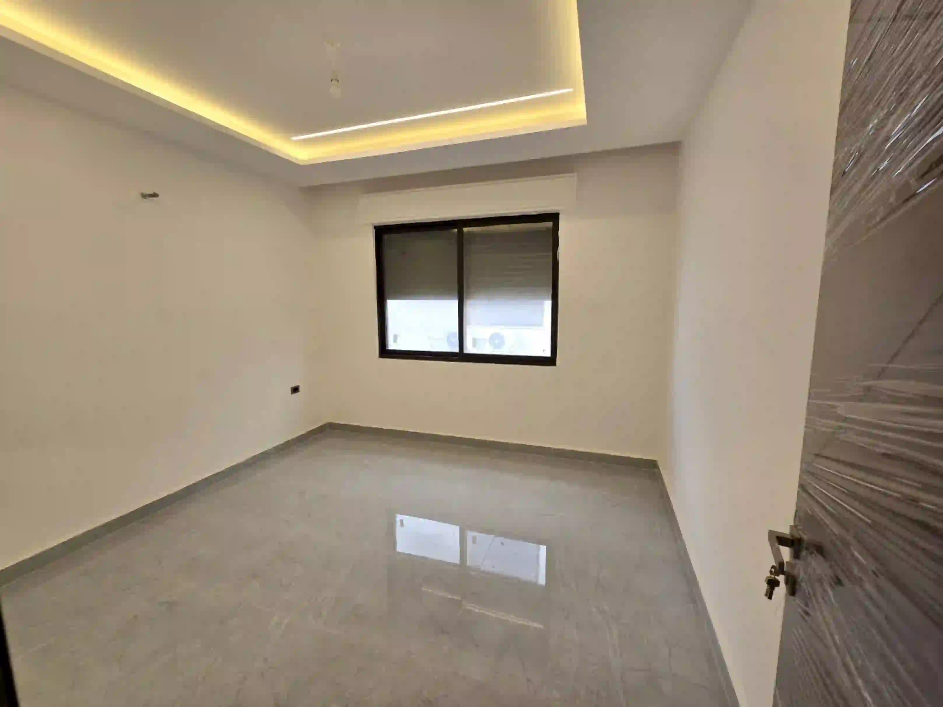 For sale Deir Ghbar Apartment - Image 6