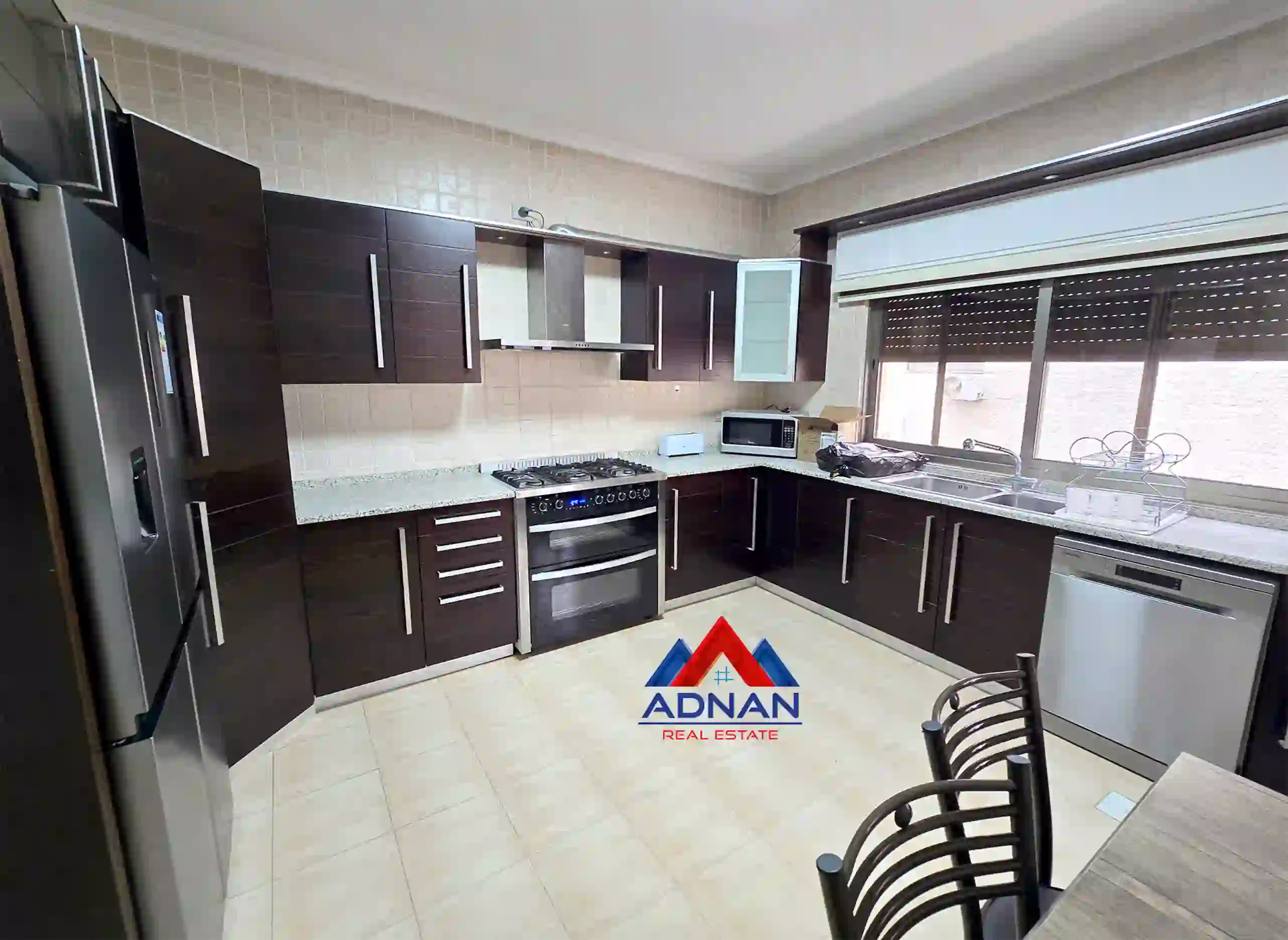 For rent Deir Ghbar Apartment - Image 5