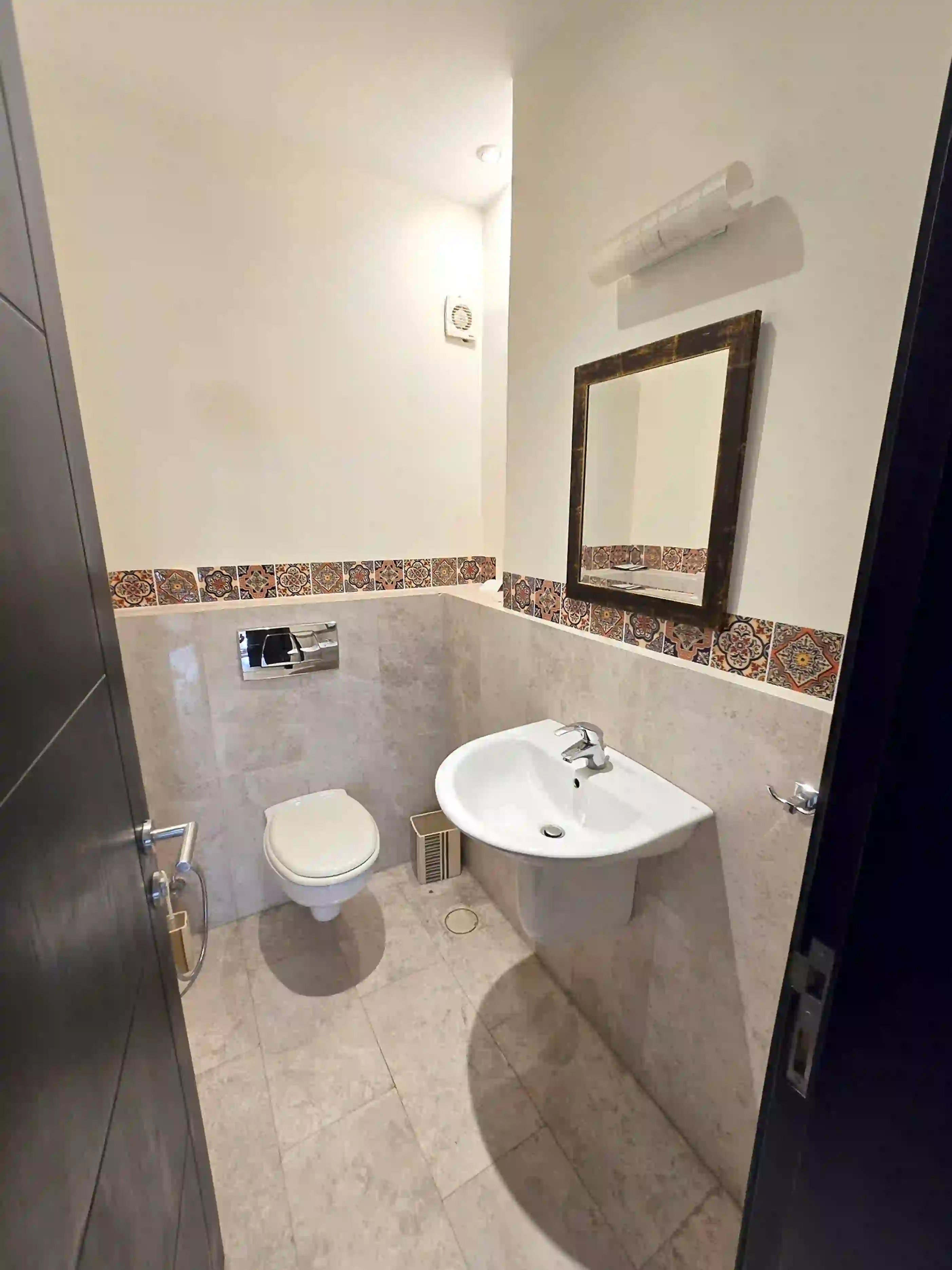 For rent 7th Circle Apartment - Image 11