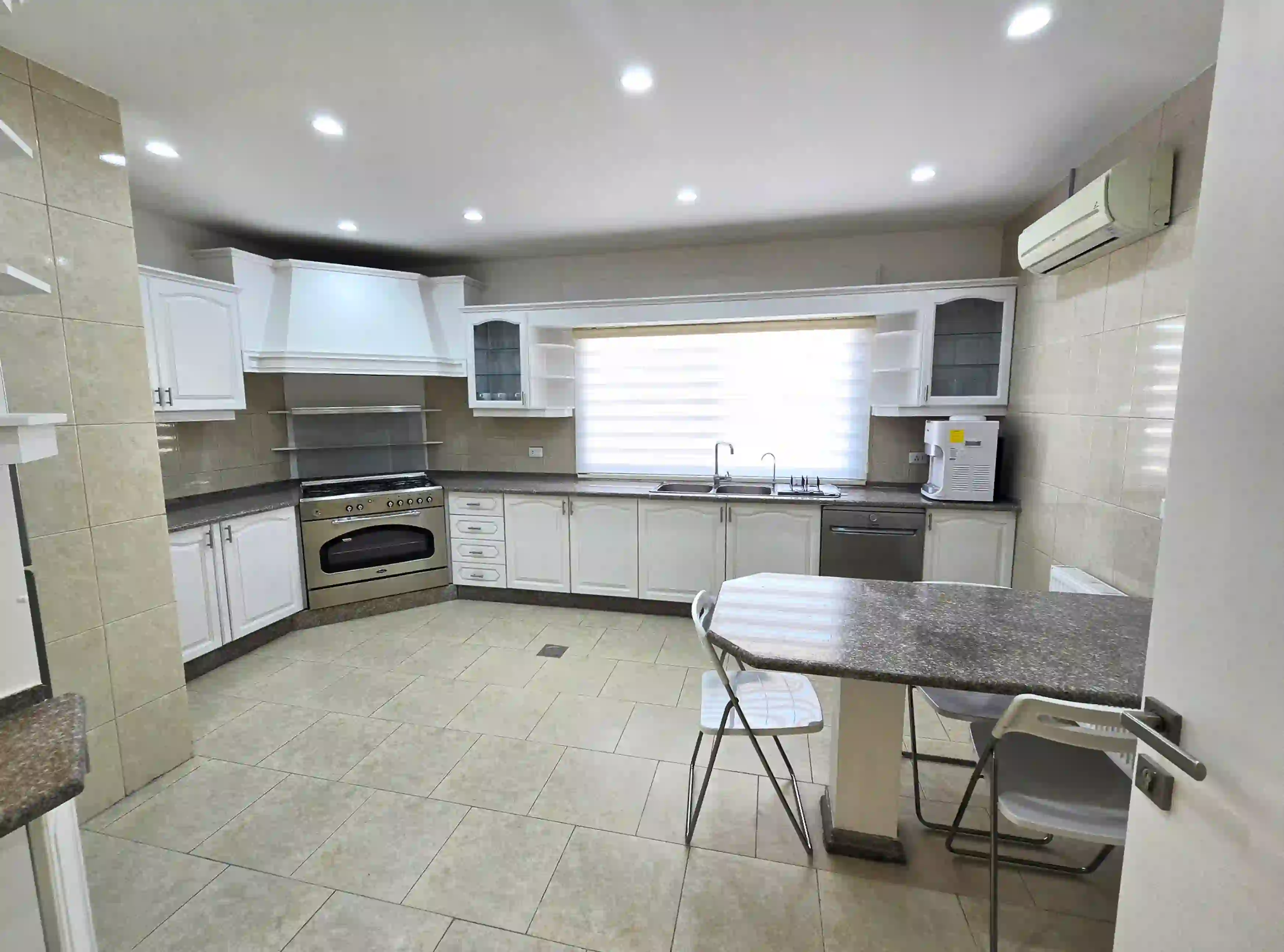 For rent Abdoun Apartment - Image 6