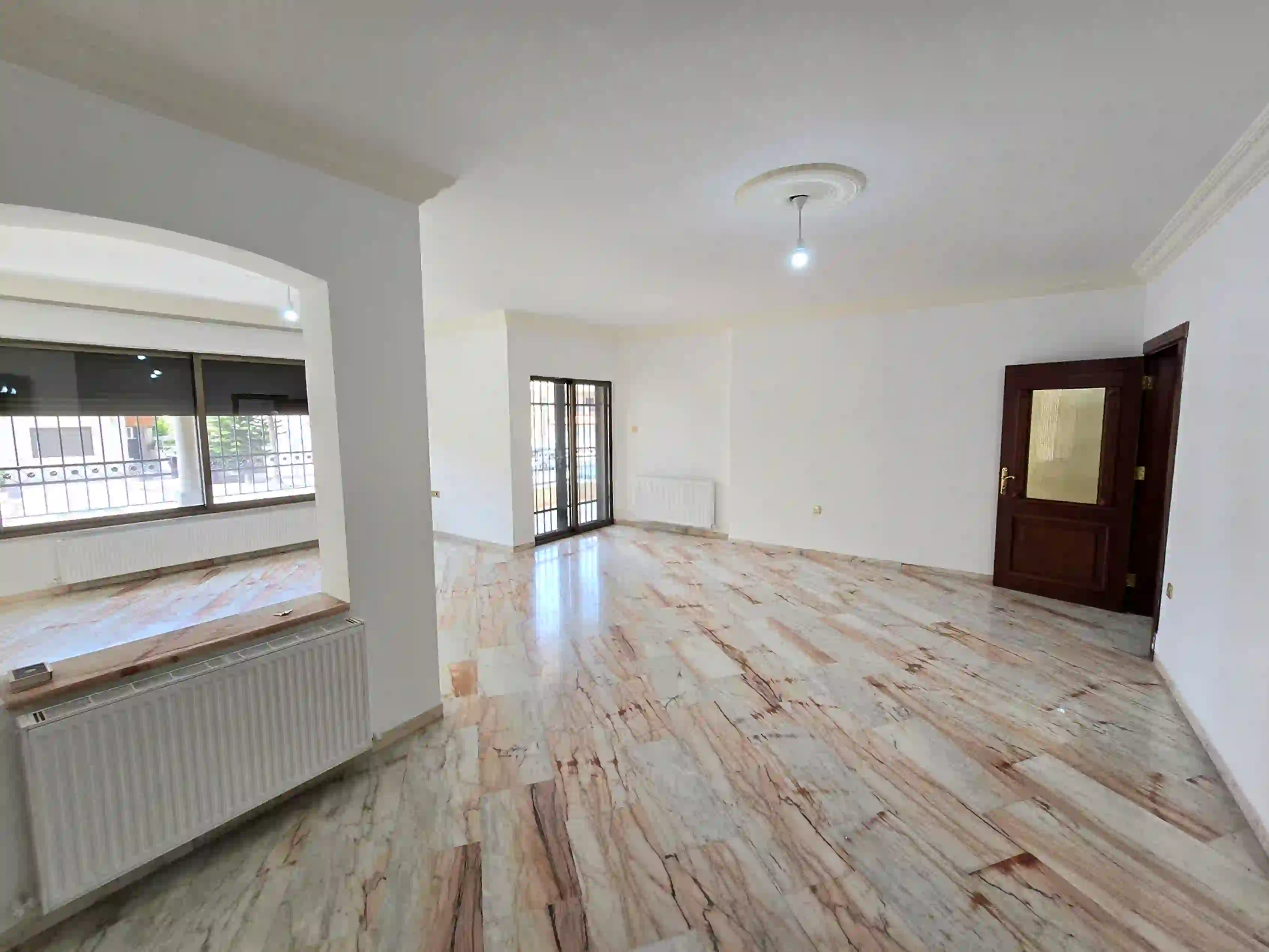 للايجار أم أذينة شقة - Image 1