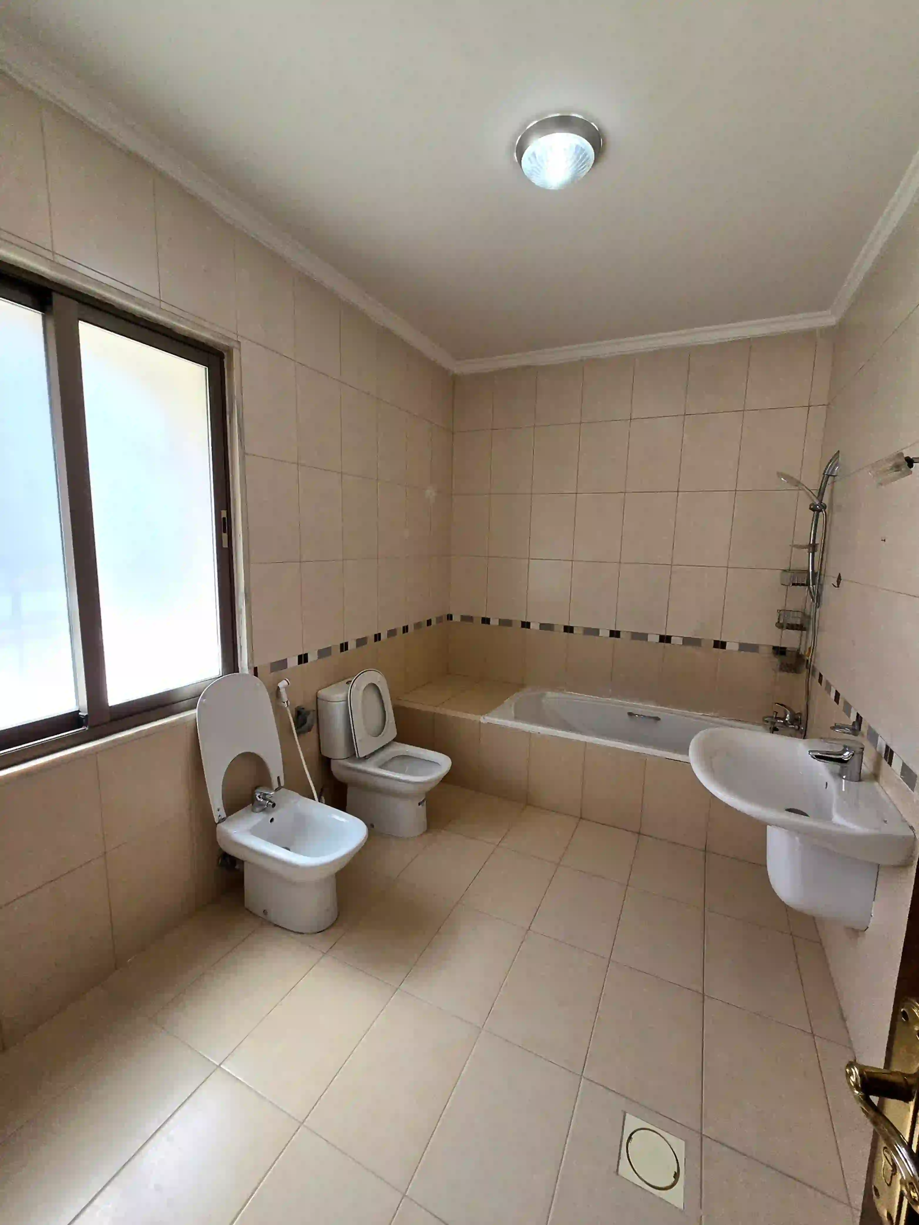 للايجار أم أذينة شقة - Image 10