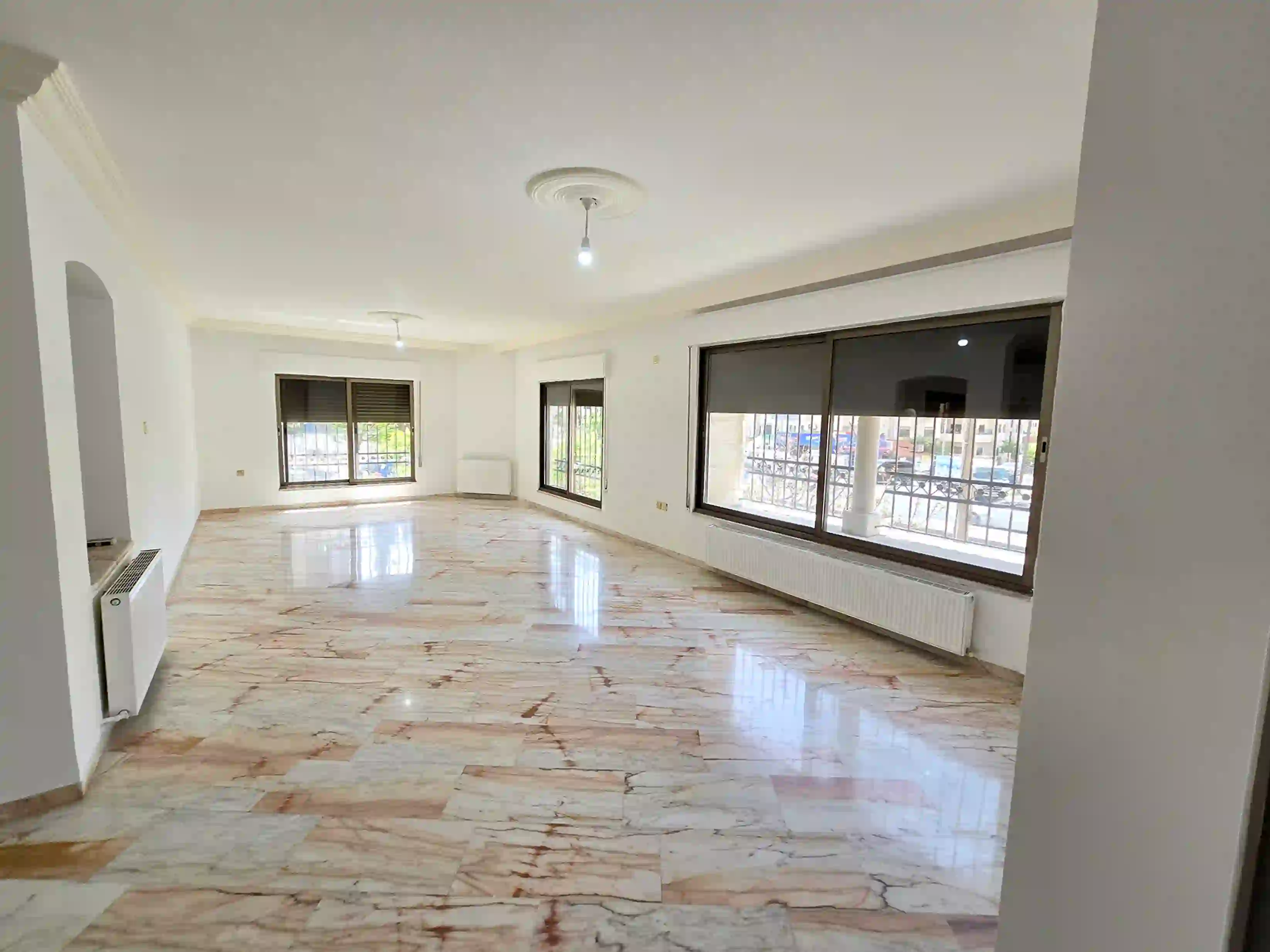 للايجار أم أذينة شقة - Image 2