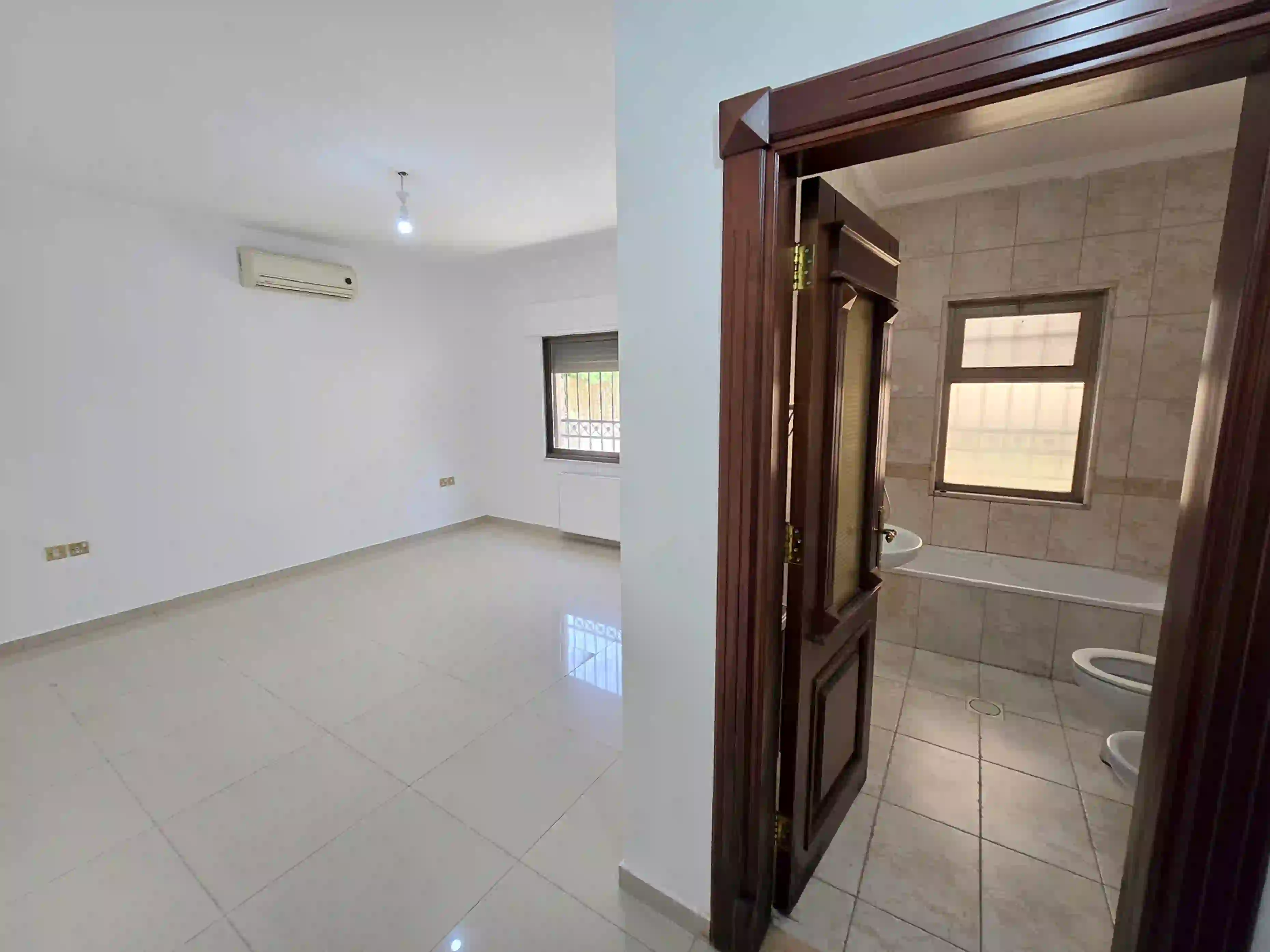 للايجار أم أذينة شقة - Image 7