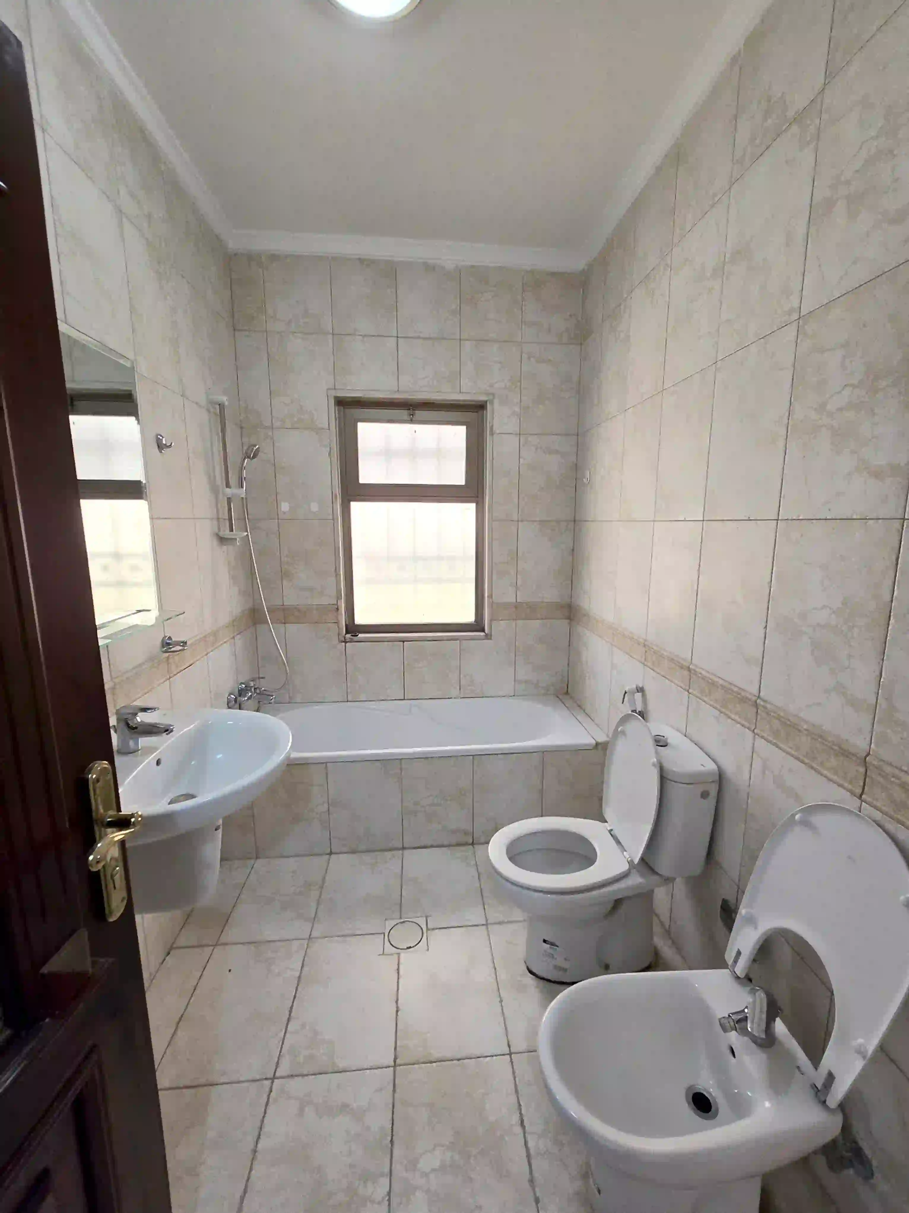 للايجار أم أذينة شقة - Image 9