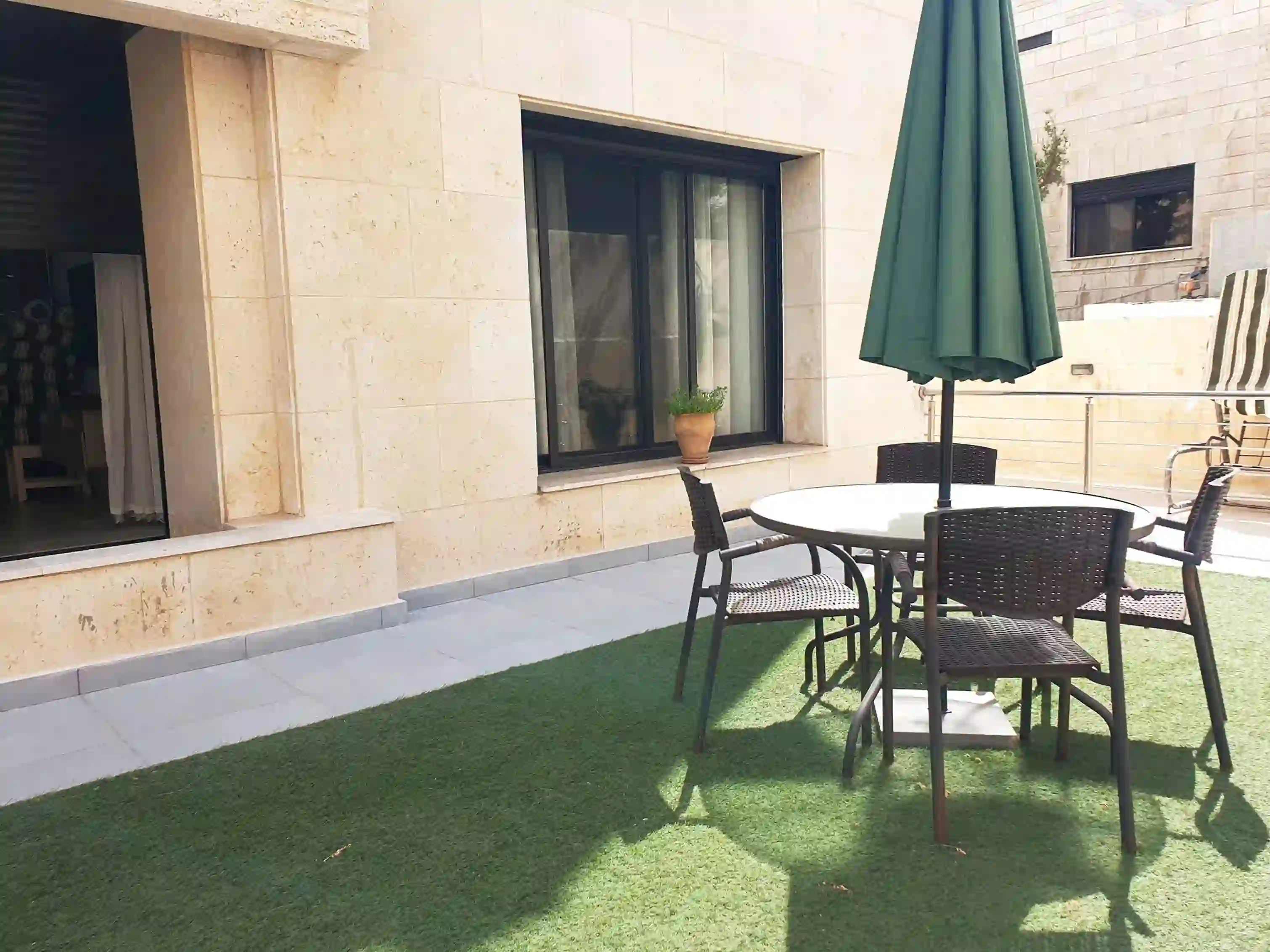 For rent Abdoun Apartment - Image 1