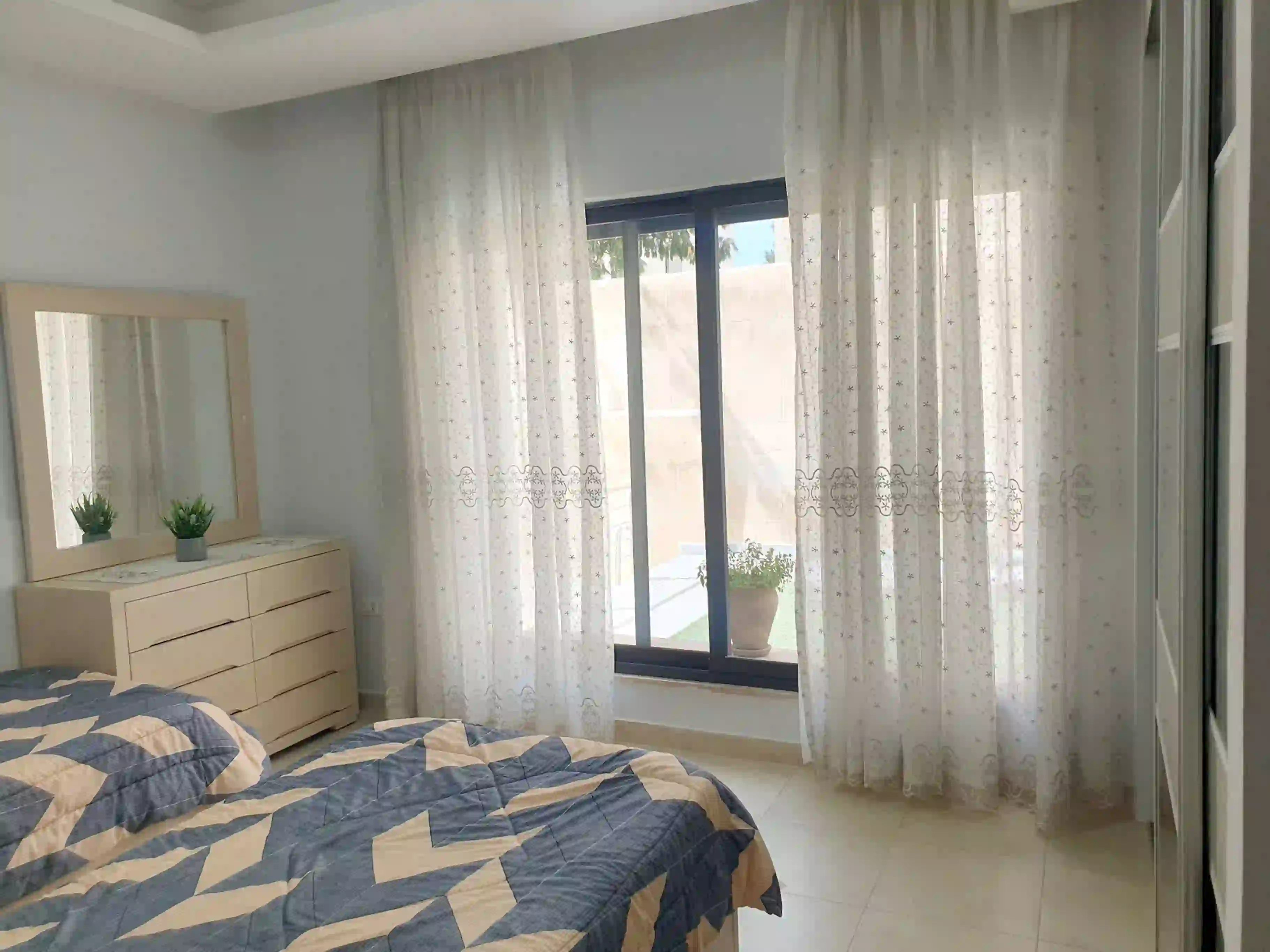 For rent Abdoun Apartment - Image 8