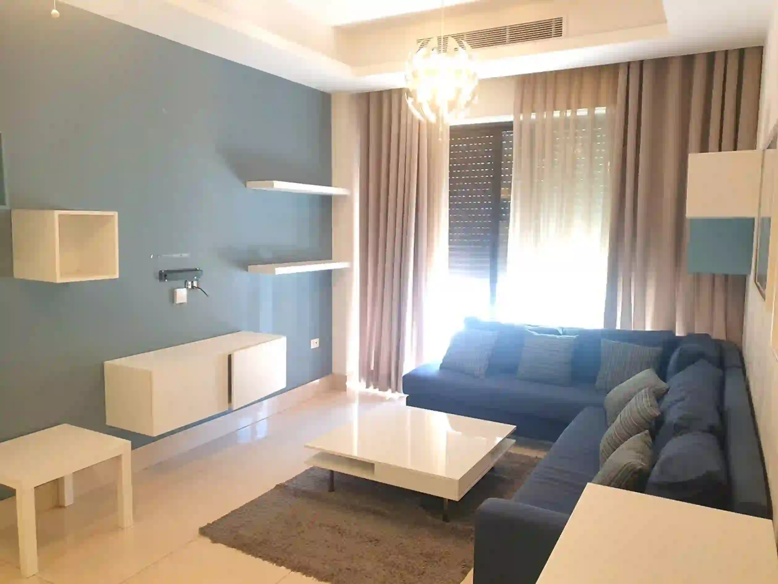للايجار عبدون شقة - Image 1