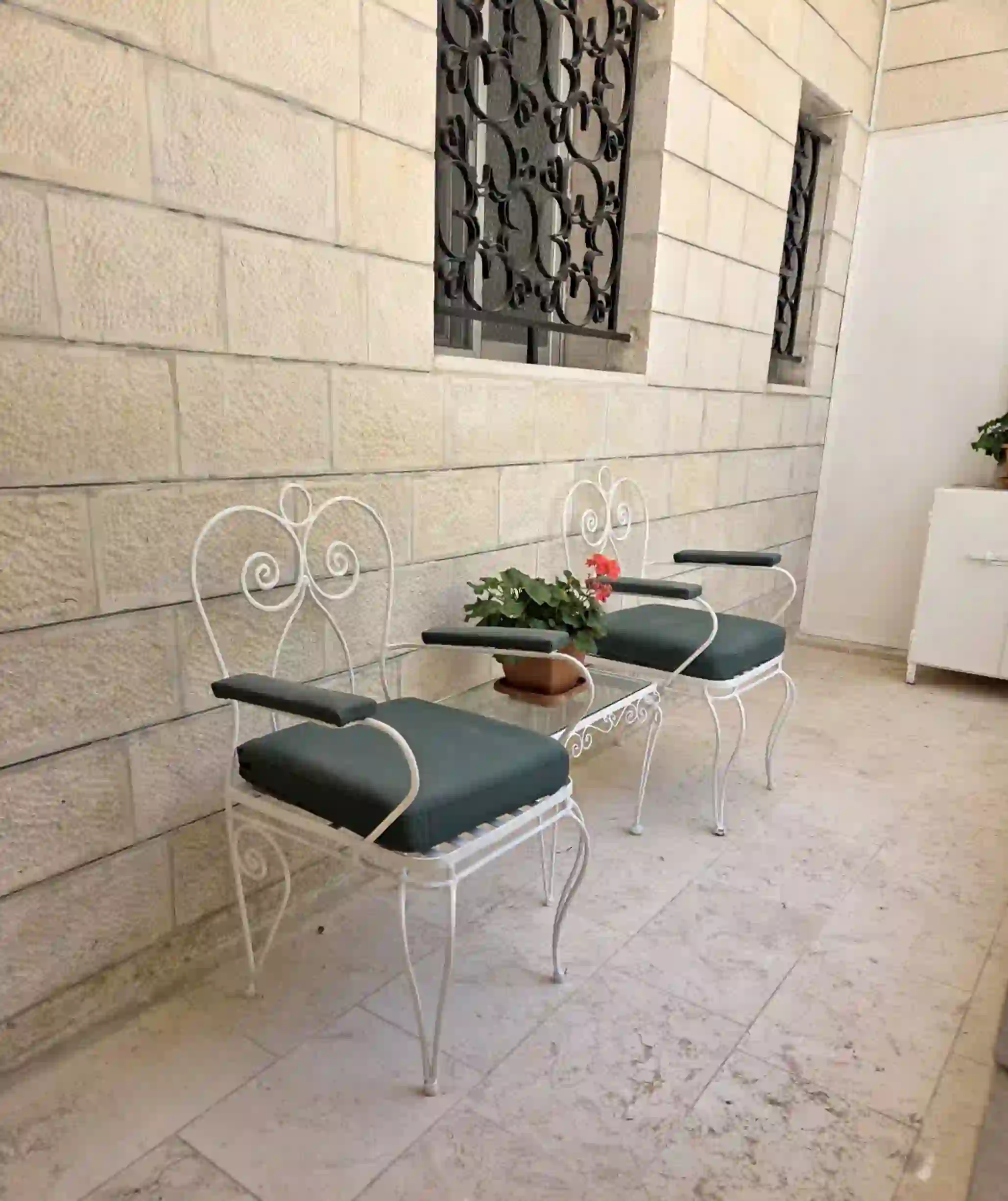 للايجار عبدون شقة - Image 9