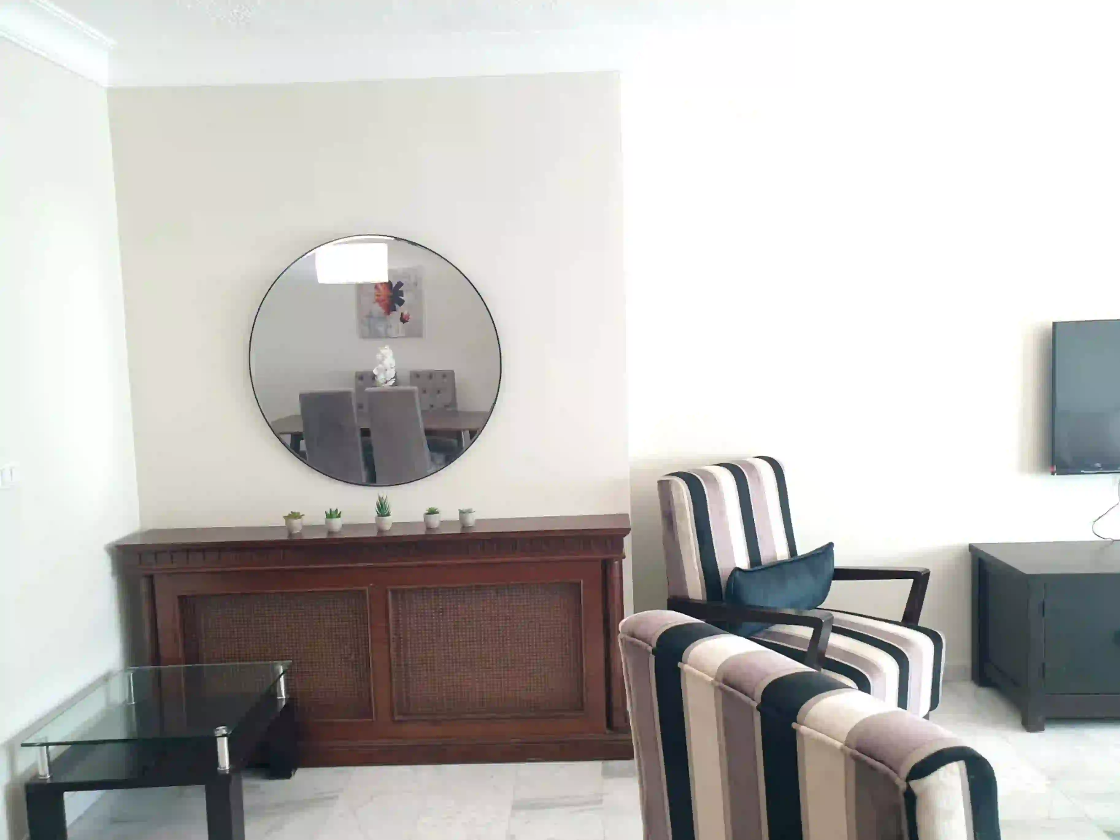Abdoun Luxury Furnished 2-Bedroom 100 sqm First Floor Apartment for Annual Rent 7,800 JD 3